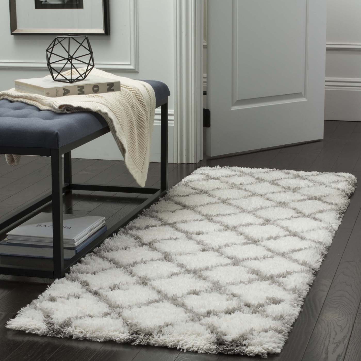 Safavieh Indie Shag 322 Rug, SGI322 - Ivory / Grey