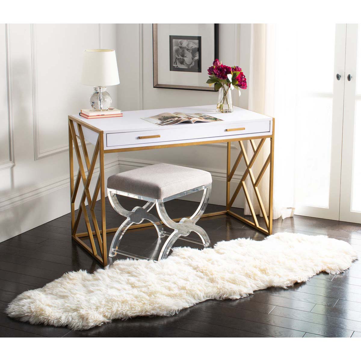 Safavieh Sheep Skin 121 Rug, SHS121 - WHITE