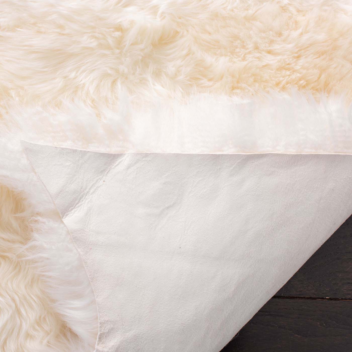 Safavieh Sheep Skin 121 Rug, SHS121 - WHITE