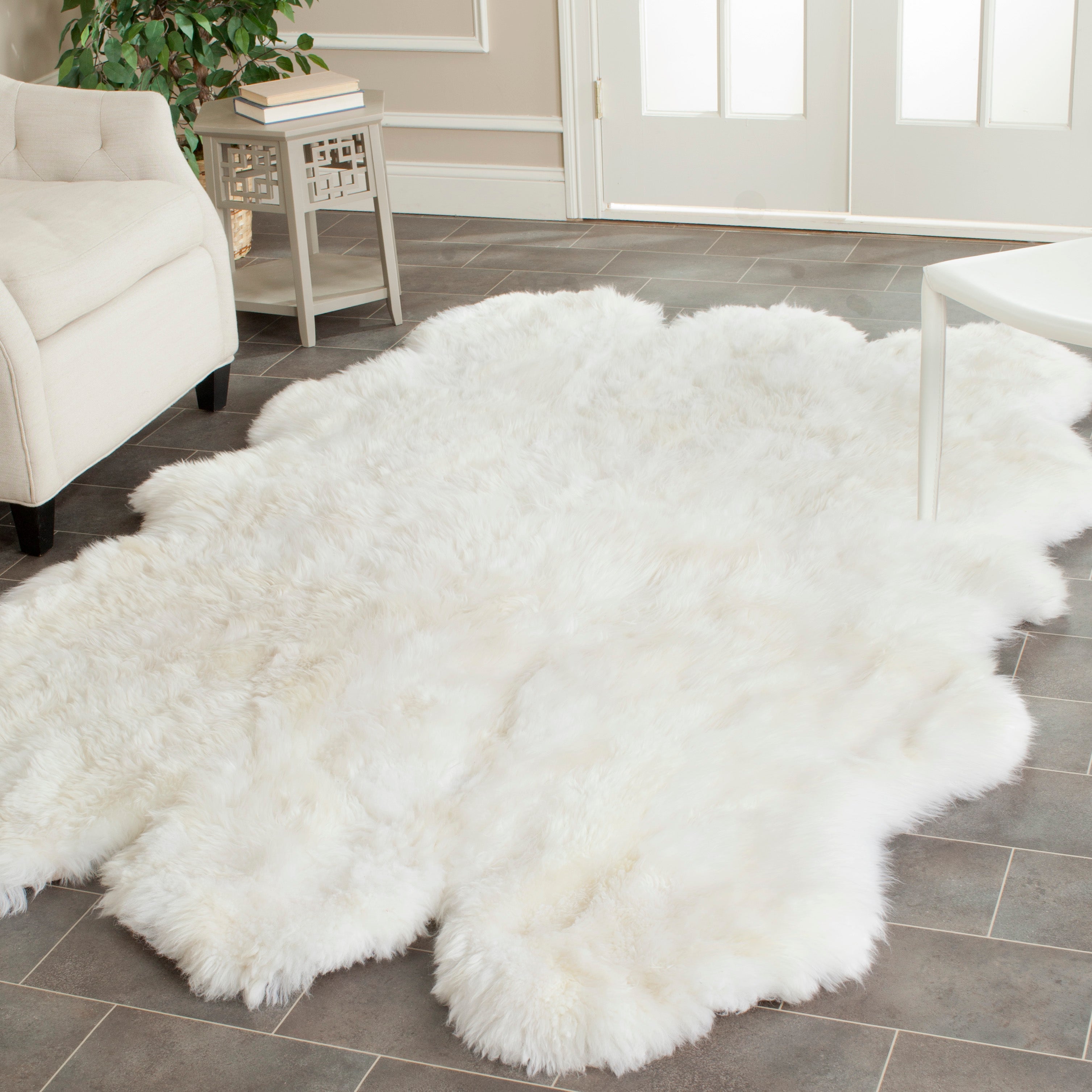 Safavieh Sheep Skin 121 Rug, SHS121 - WHITE