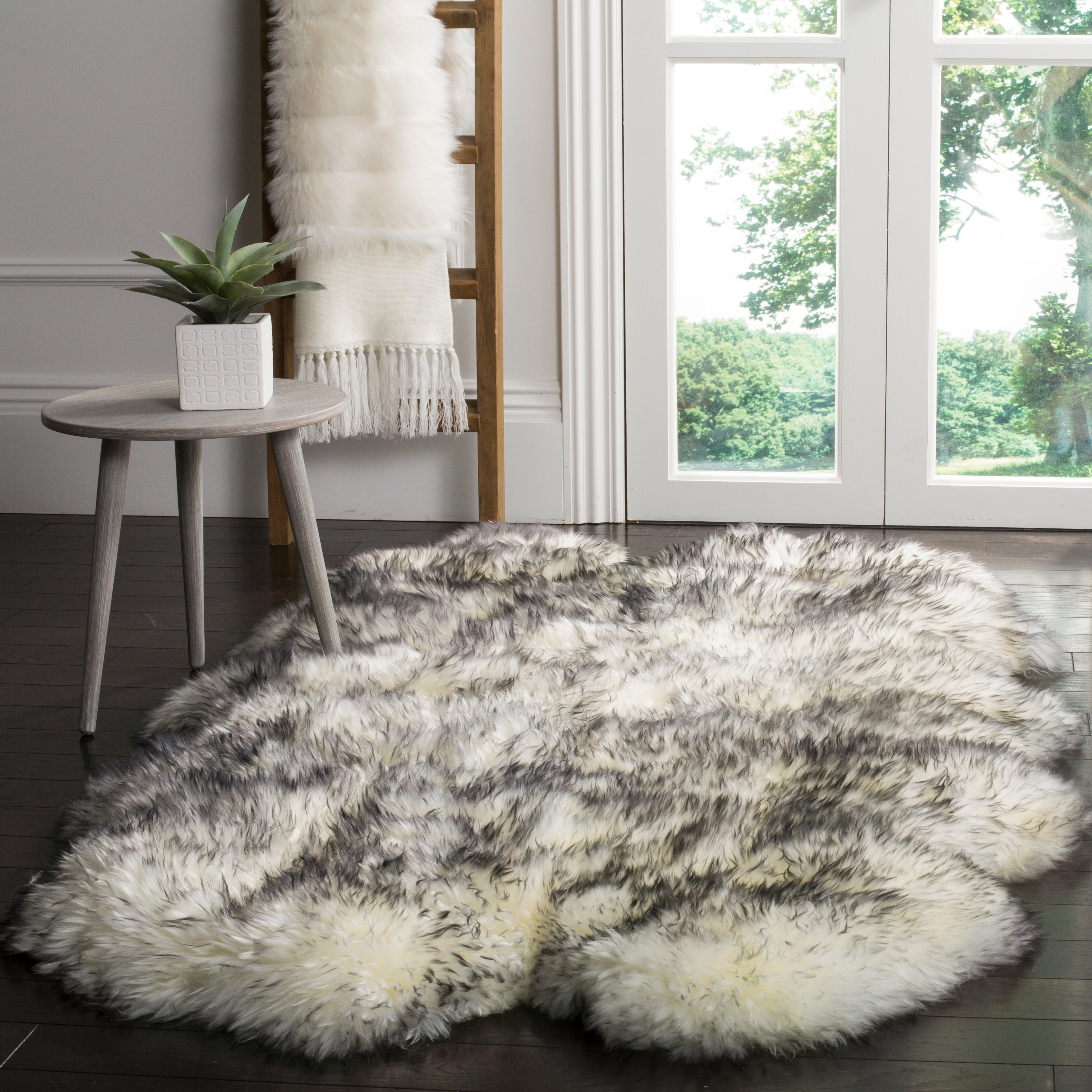 Safavieh Sheep Skin 121 Rug, SHS121 - IVORY / SMOKE GREY