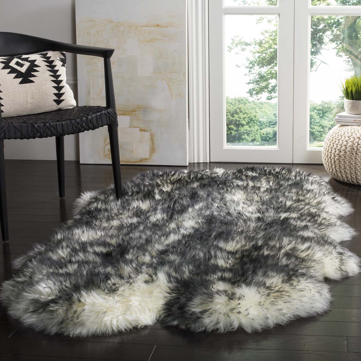 Safavieh Sheep Skin 121 Rug, SHS121 - IVORY / DARK CHARCOAL
