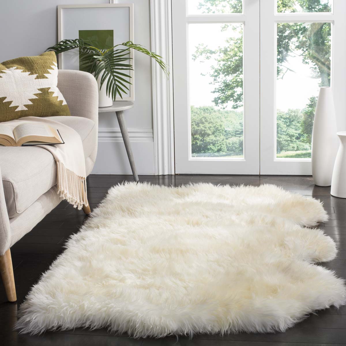 Safavieh Sheep Skin 211 Rug, SHS211 - NATURAL / WHITE