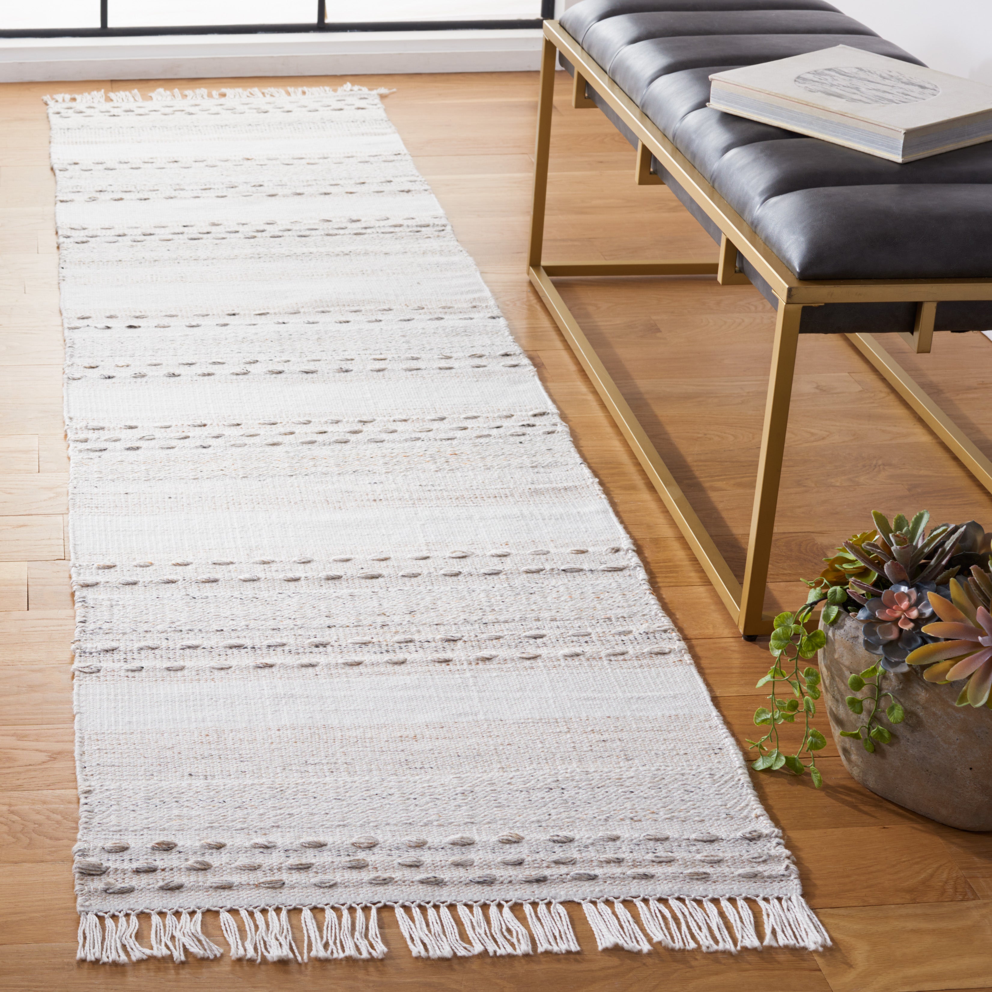 Safavieh Striped Kilim 105 Rug, STK105 - Beige / Ivory