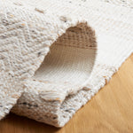 Safavieh Striped Kilim 105 Rug, STK105 - Beige / Ivory