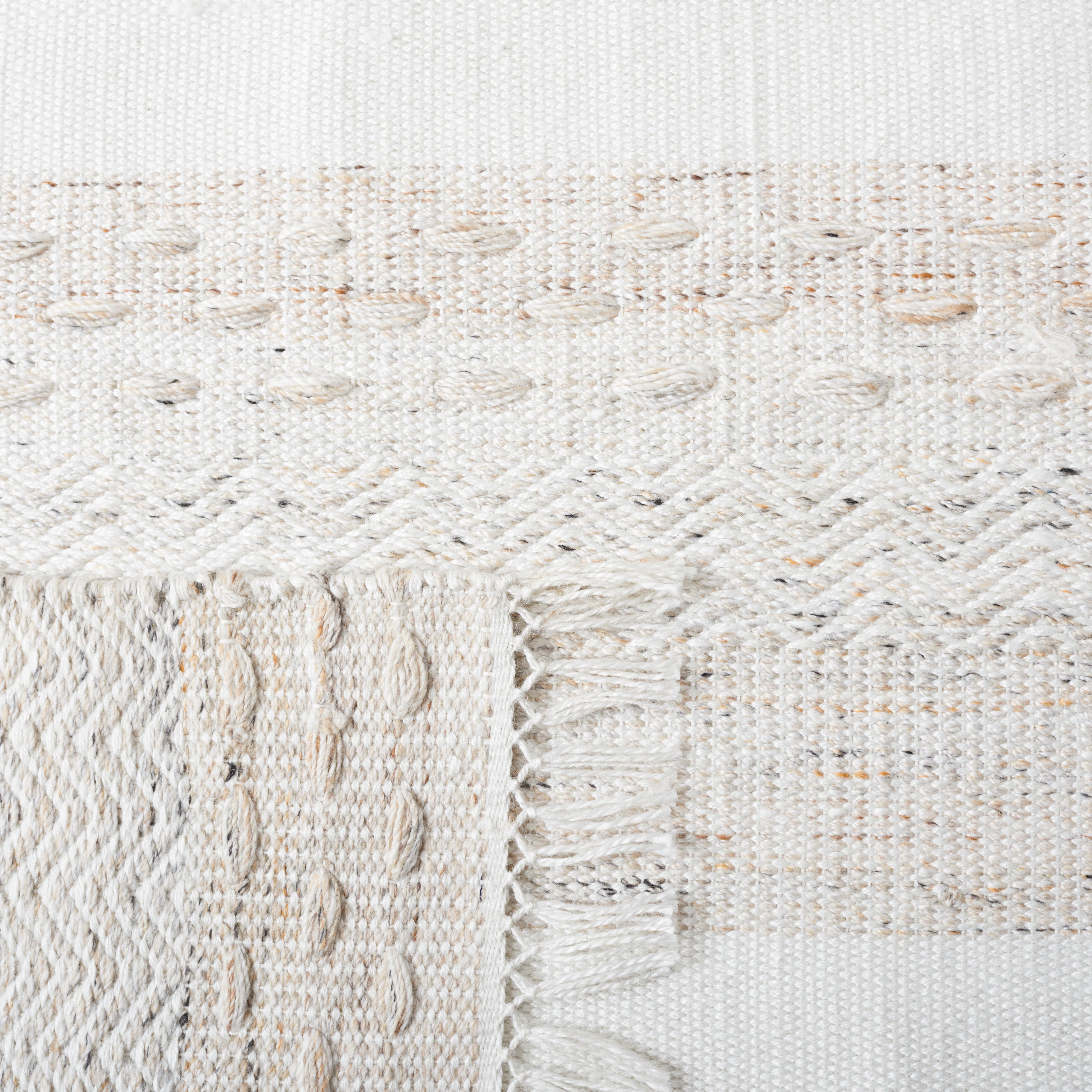 Safavieh Striped Kilim 105 Rug, STK105 - Beige / Ivory