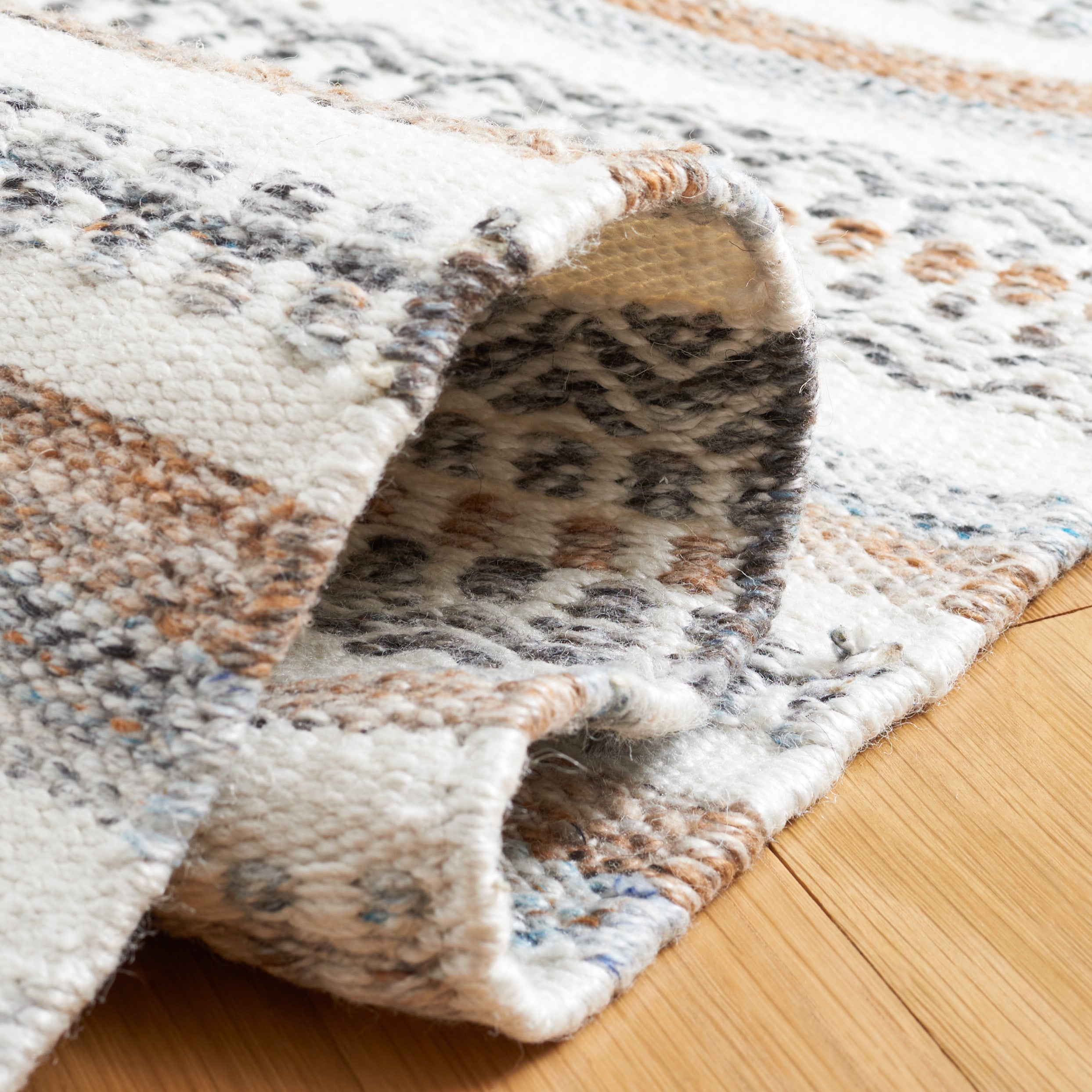 Safavieh Striped Kilim 106 Rug, STK106 - Grey / Ivory