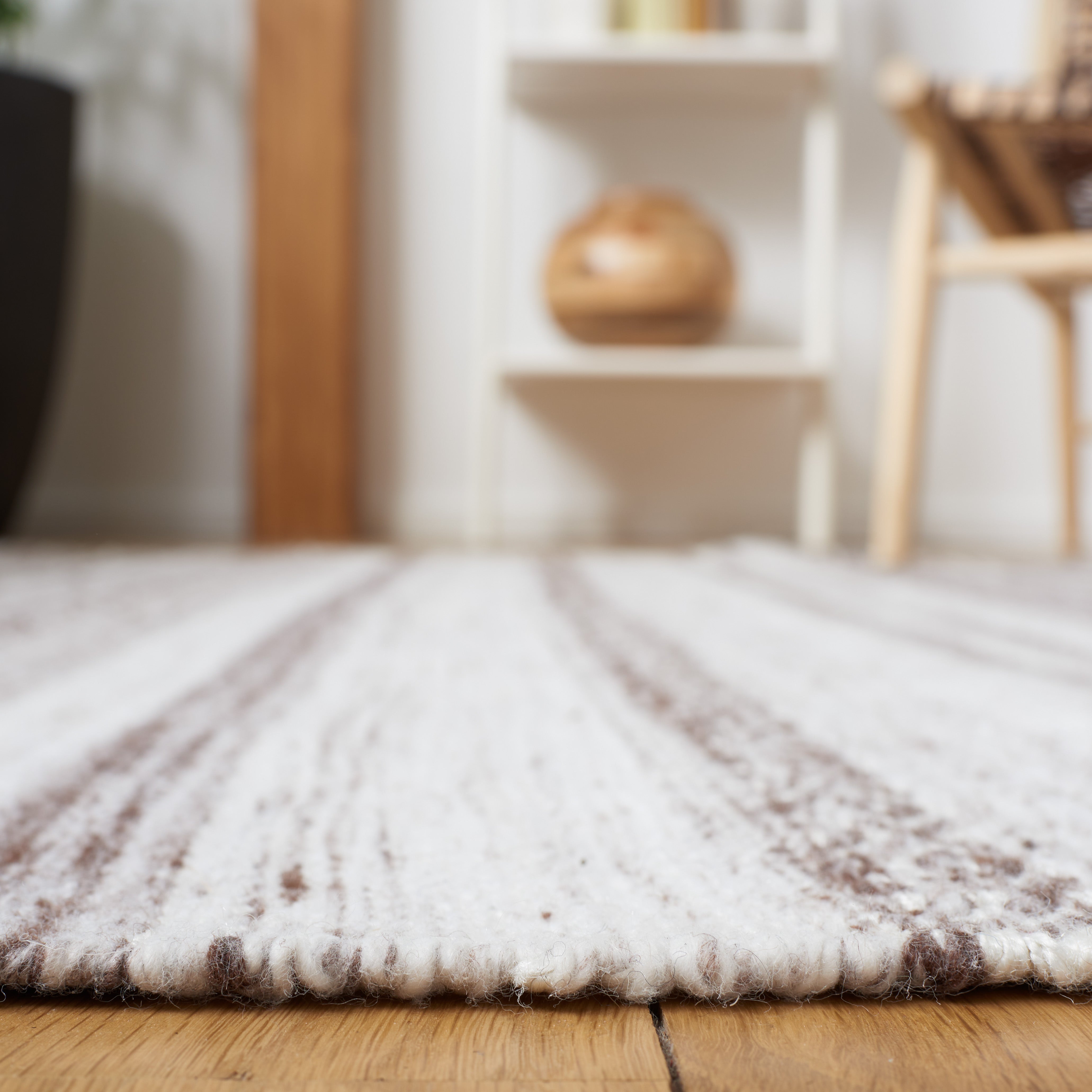 Safavieh Striped Kilim 108 Rug, STK108 - Brown / Ivory