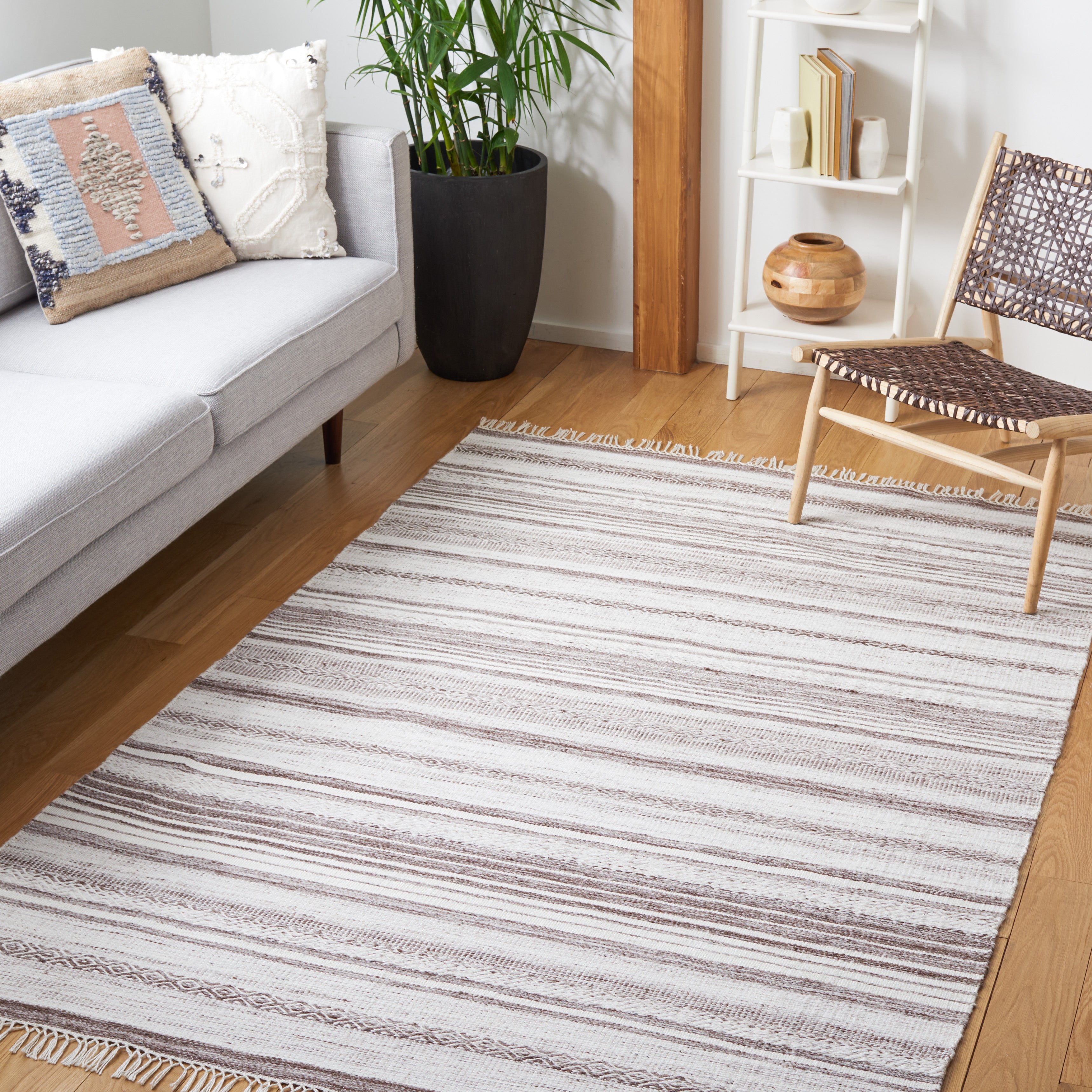 Safavieh Striped Kilim 108 Rug, STK108 - Brown / Ivory