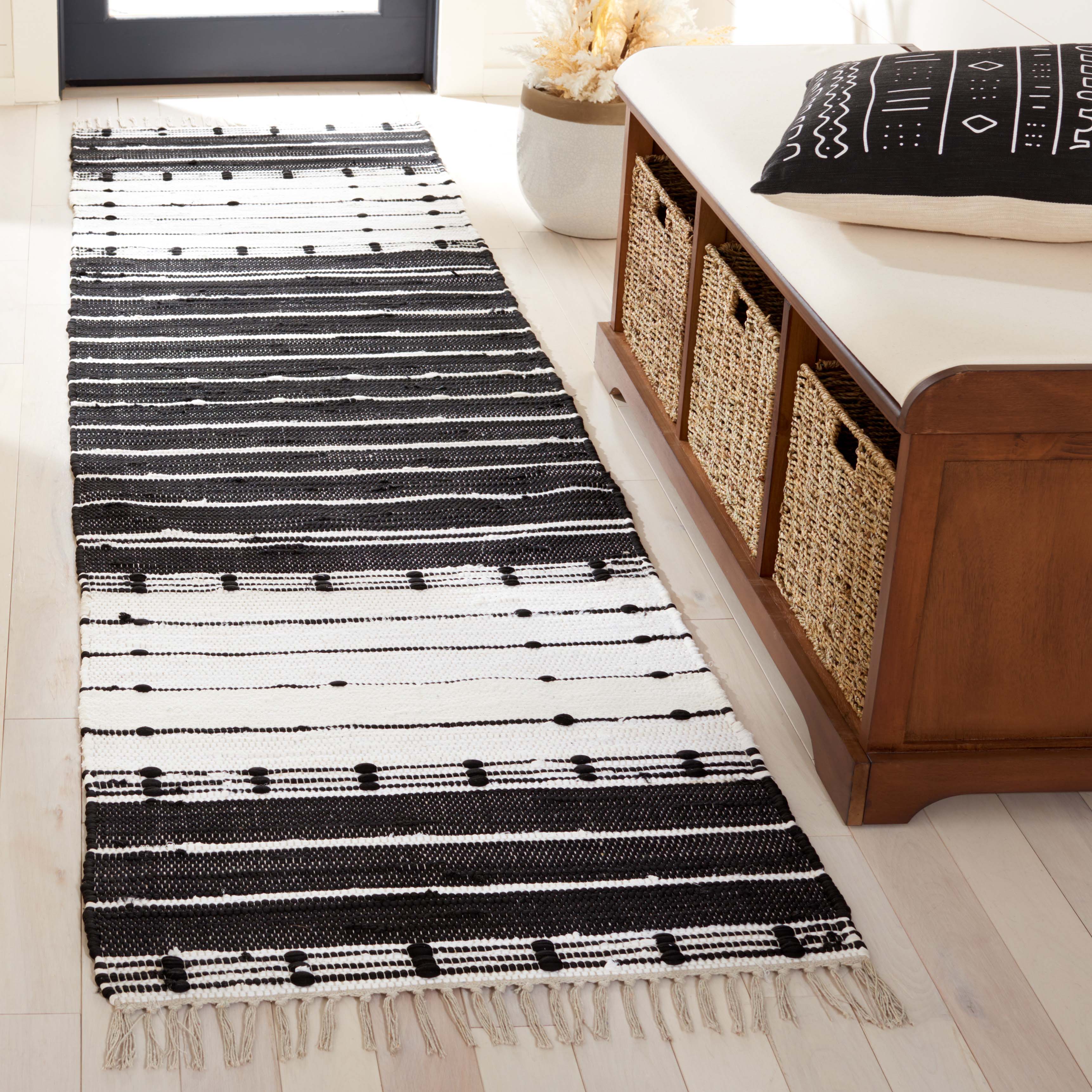 Safavieh Striped Kilim 202 Rug, STK202 - Black / Ivory