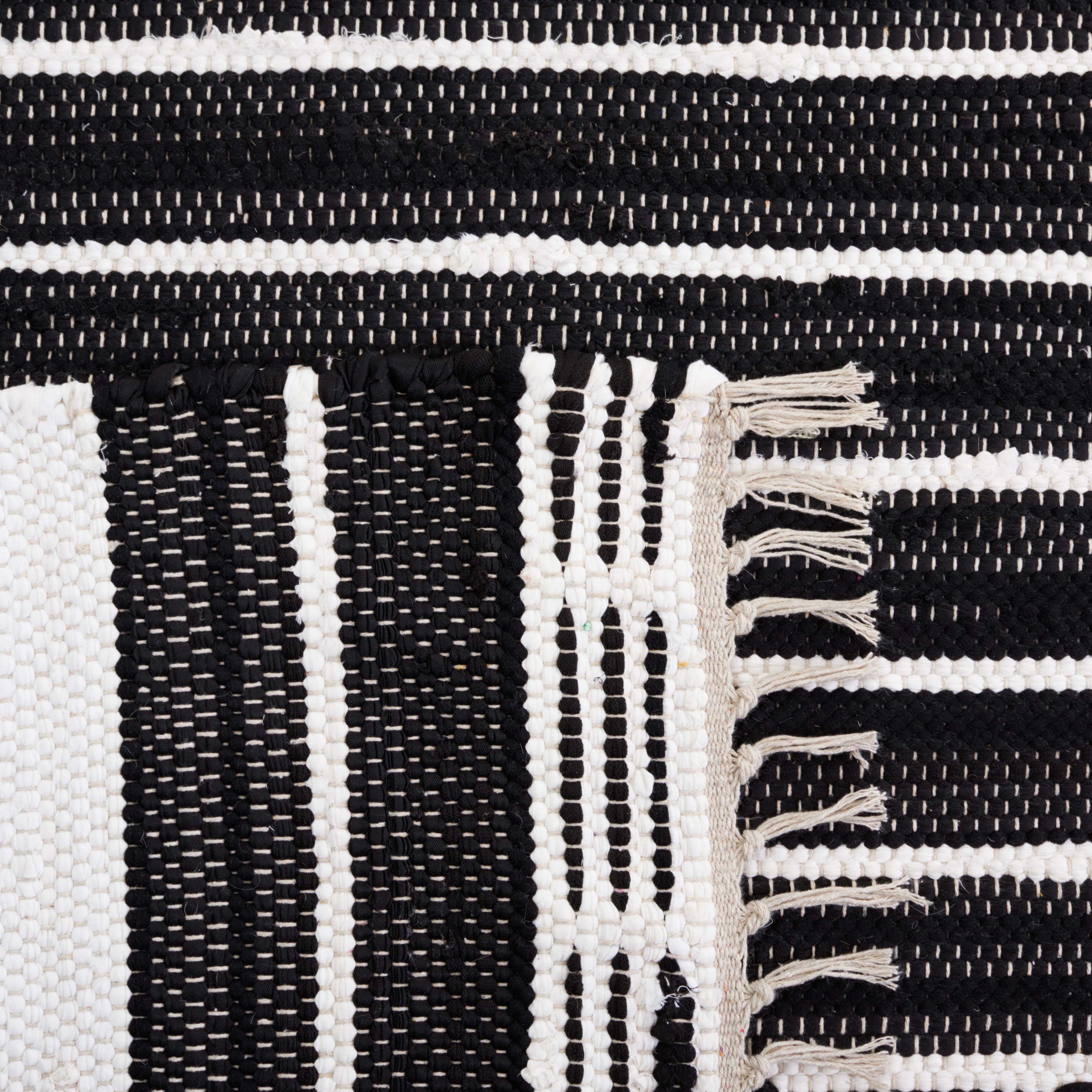 Safavieh Striped Kilim 202 Rug, STK202 - Black / Ivory