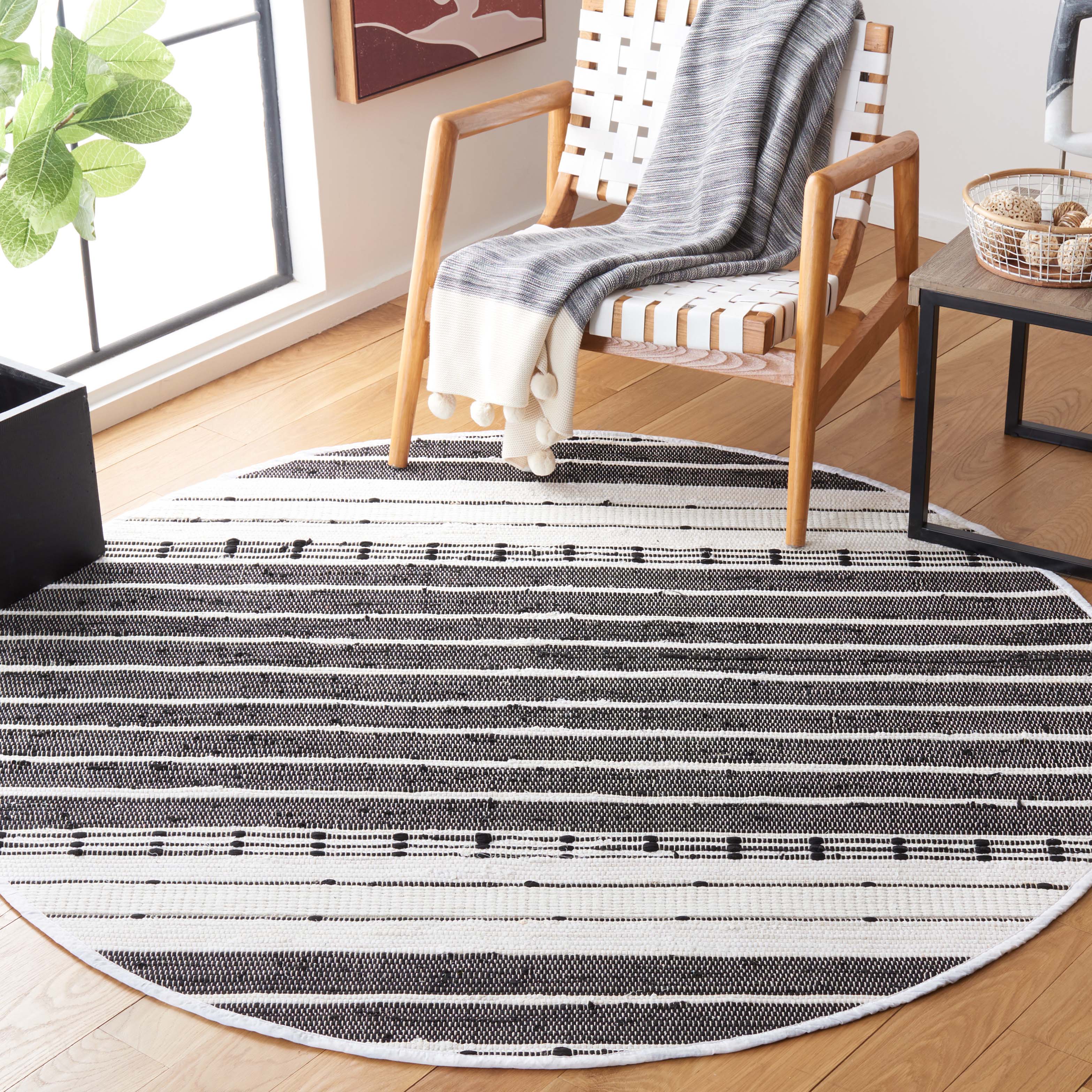 Safavieh Striped Kilim 202 Rug, STK202 - Black / Ivory