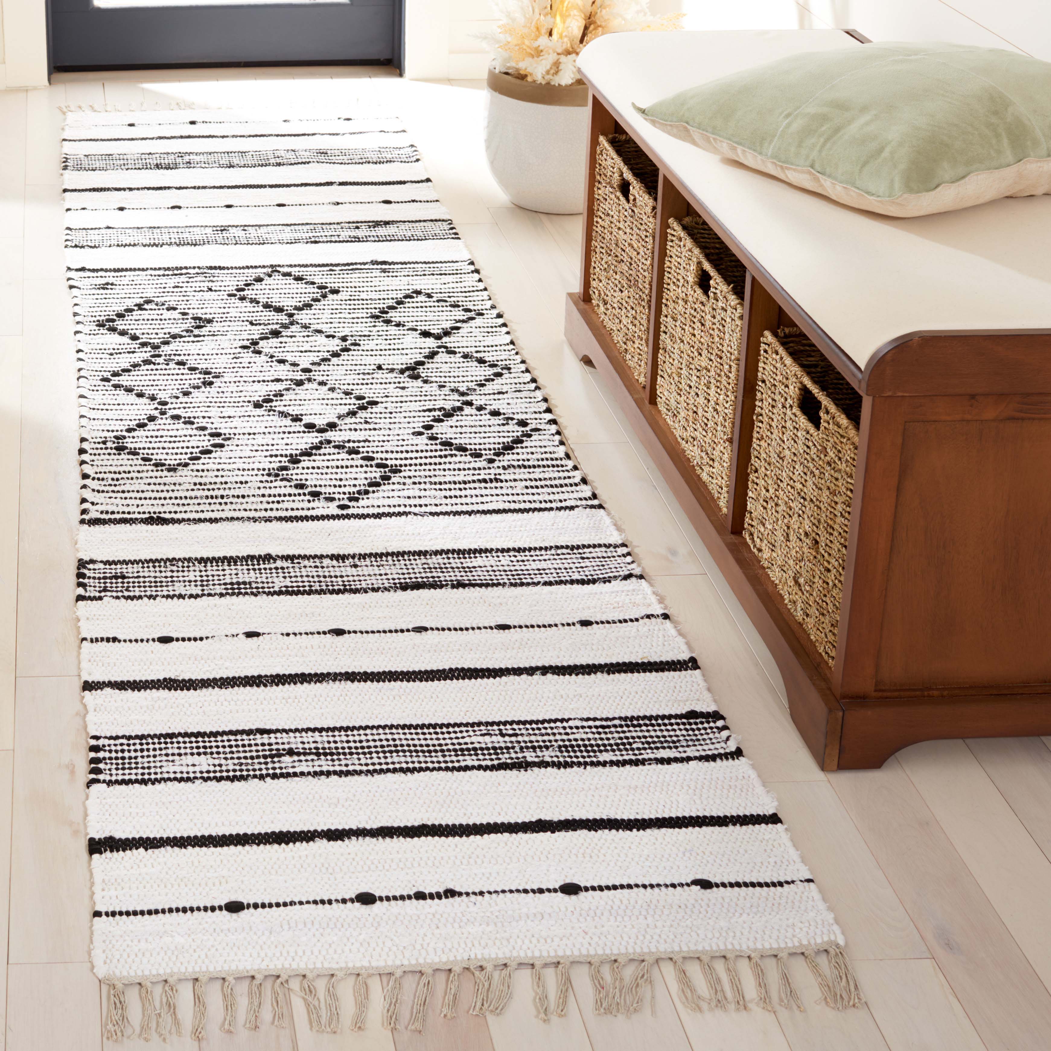 Safavieh Striped Kilim 203 Rug, STK203 - Ivory / Black