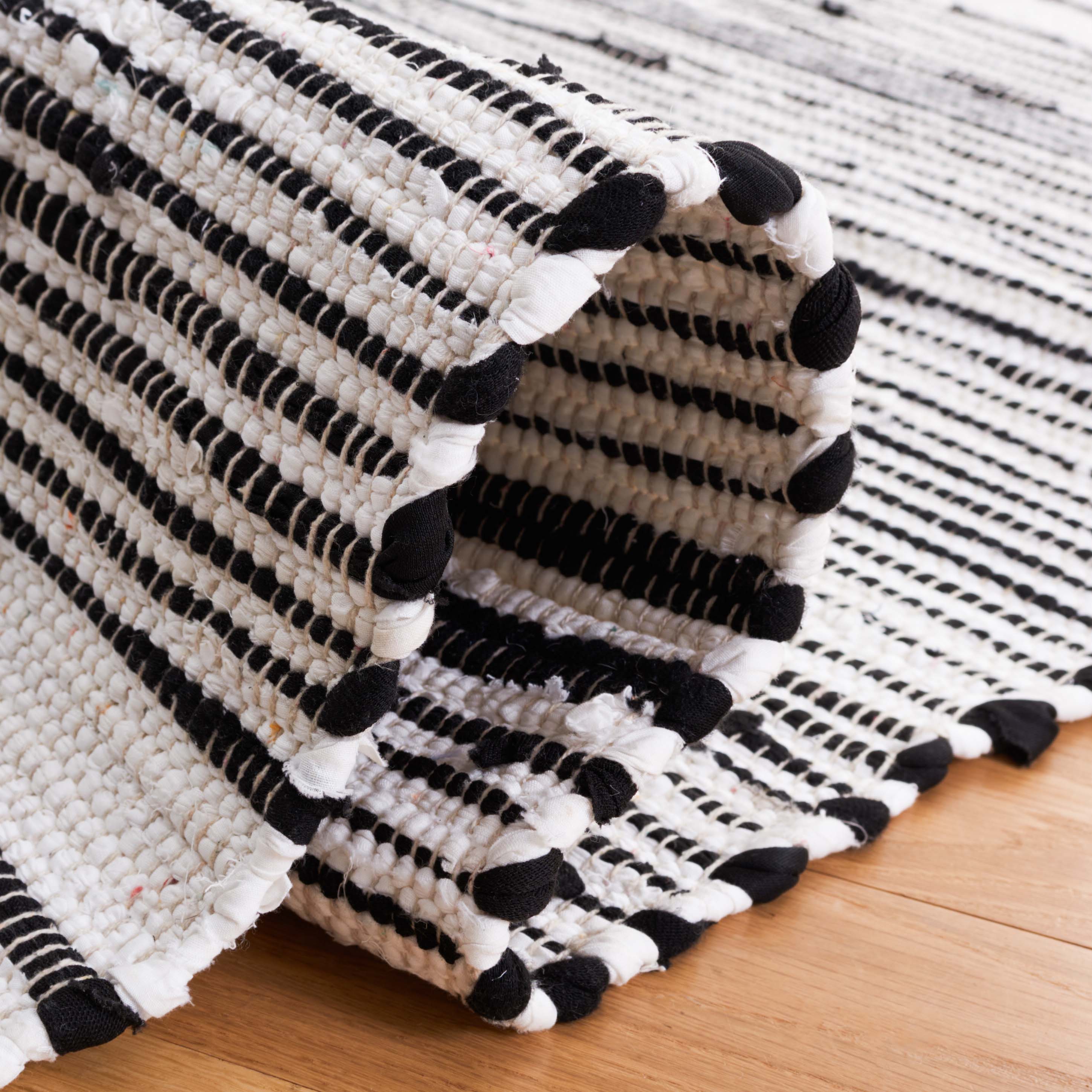Safavieh Striped Kilim 204 Rug, STK204 - Ivory / Black