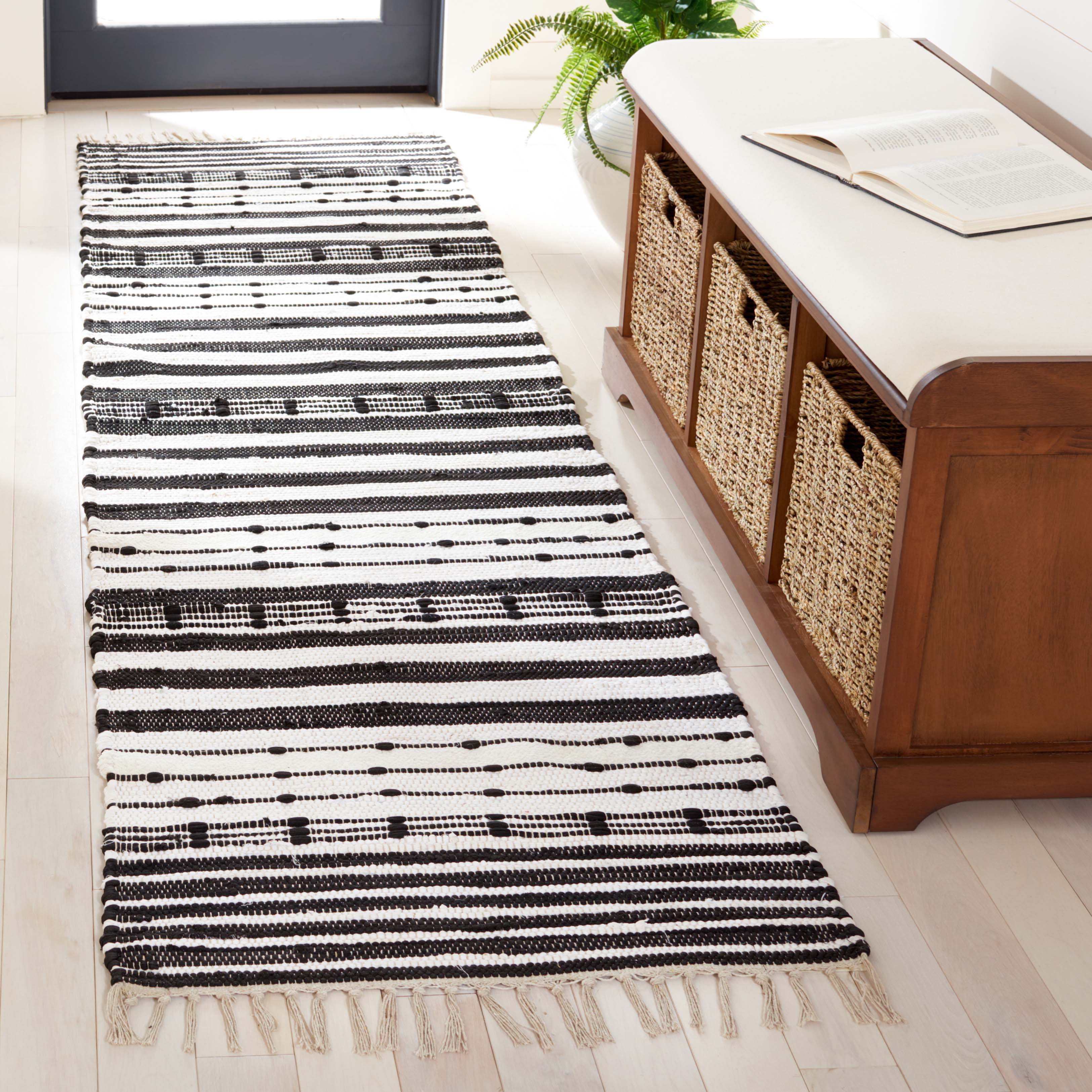 Safavieh Striped Kilim 205 Rug, STK205 - Black / Ivory