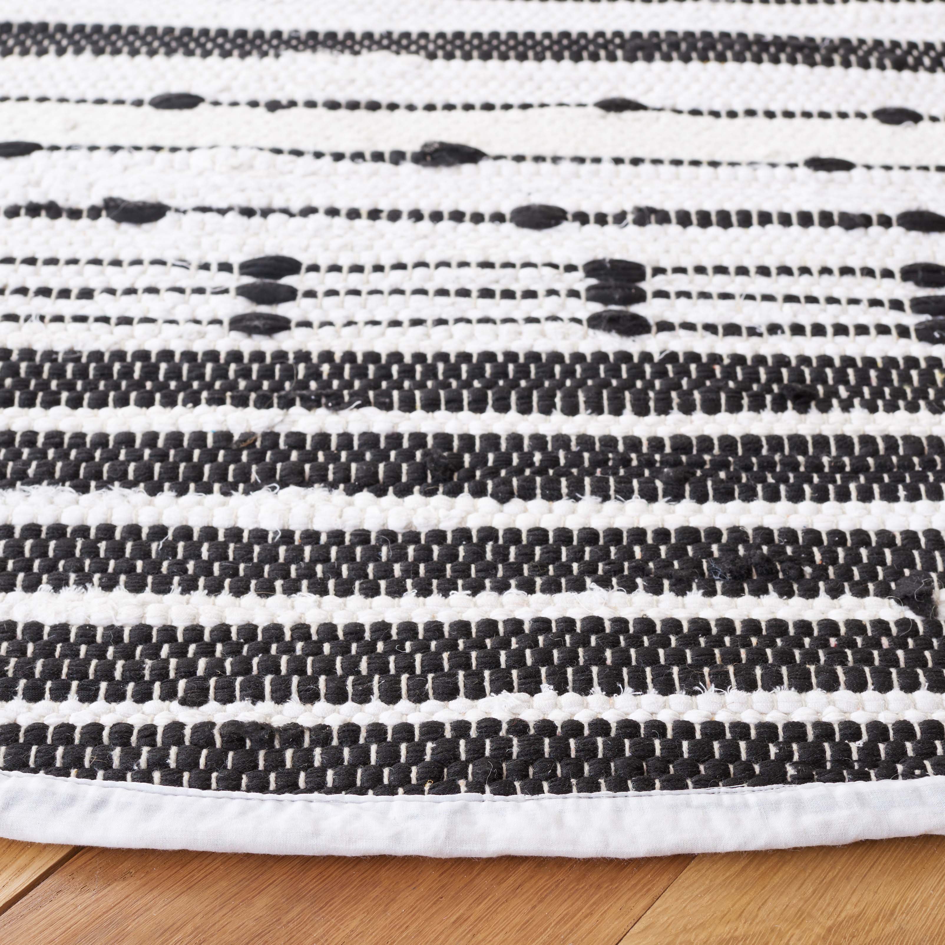 Safavieh Striped Kilim 205 Rug, STK205 - Black / Ivory
