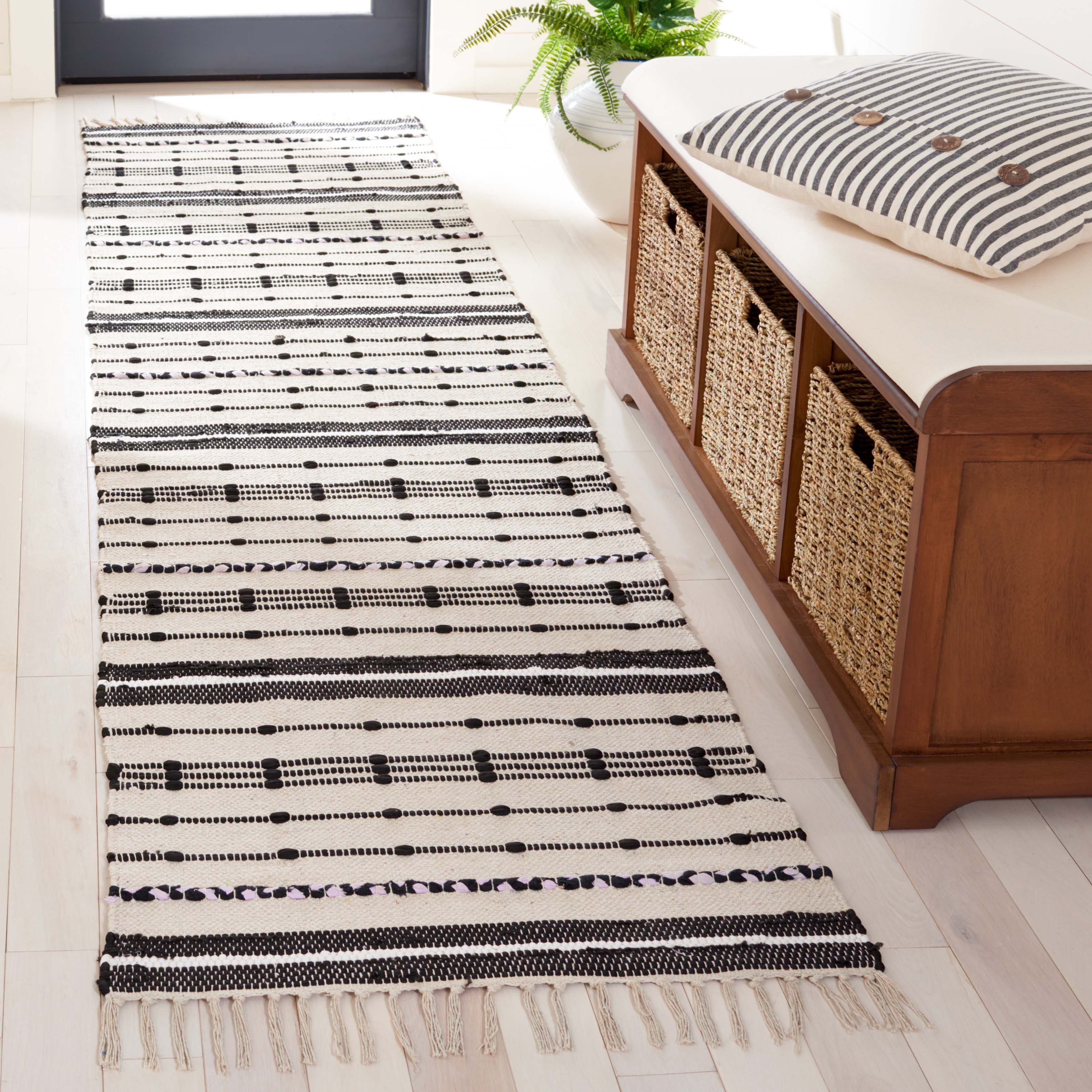 Safavieh Striped Kilim 206 Rug, STK206 - Beige / Black