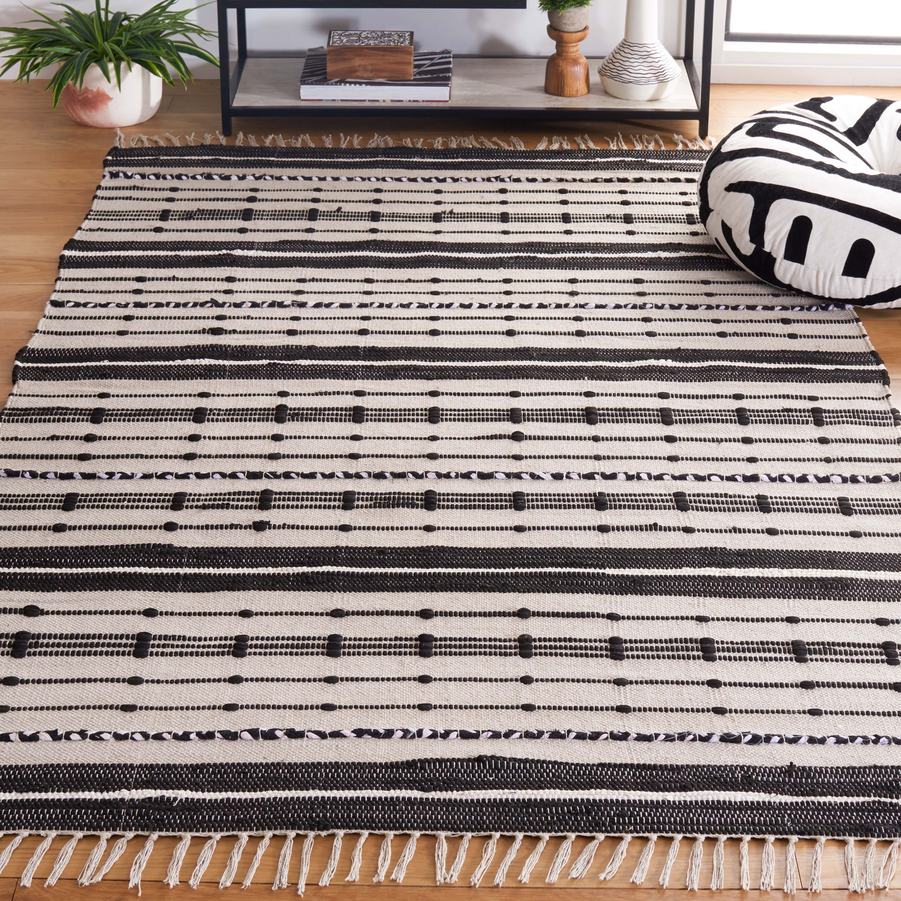 Safavieh Striped Kilim 206 Rug, STK206 - Beige / Black