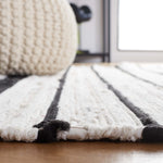 Safavieh Striped Kilim 207 Rug, STK207 - Black / Ivory