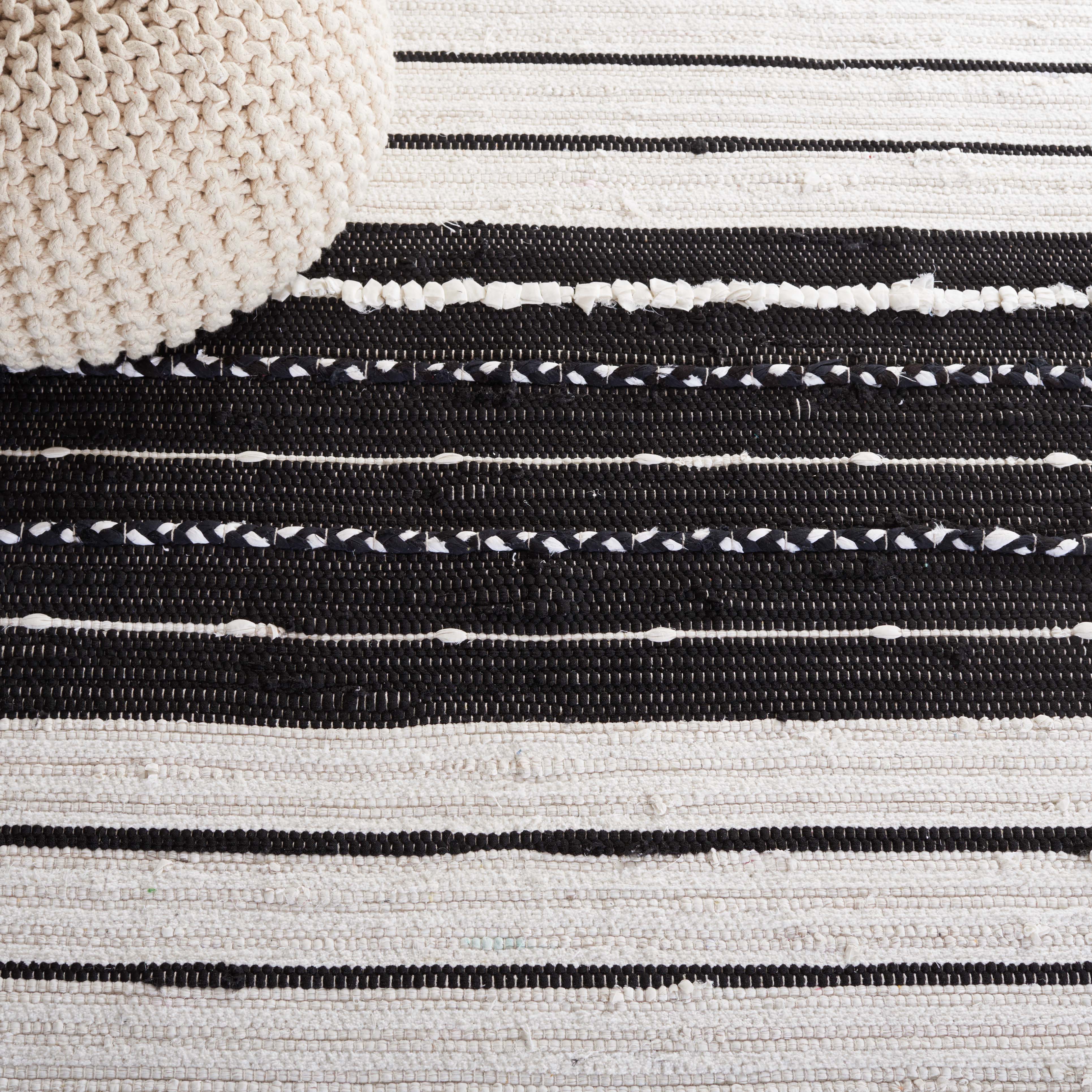 Safavieh Striped Kilim 207 Rug, STK207 - Black / Ivory