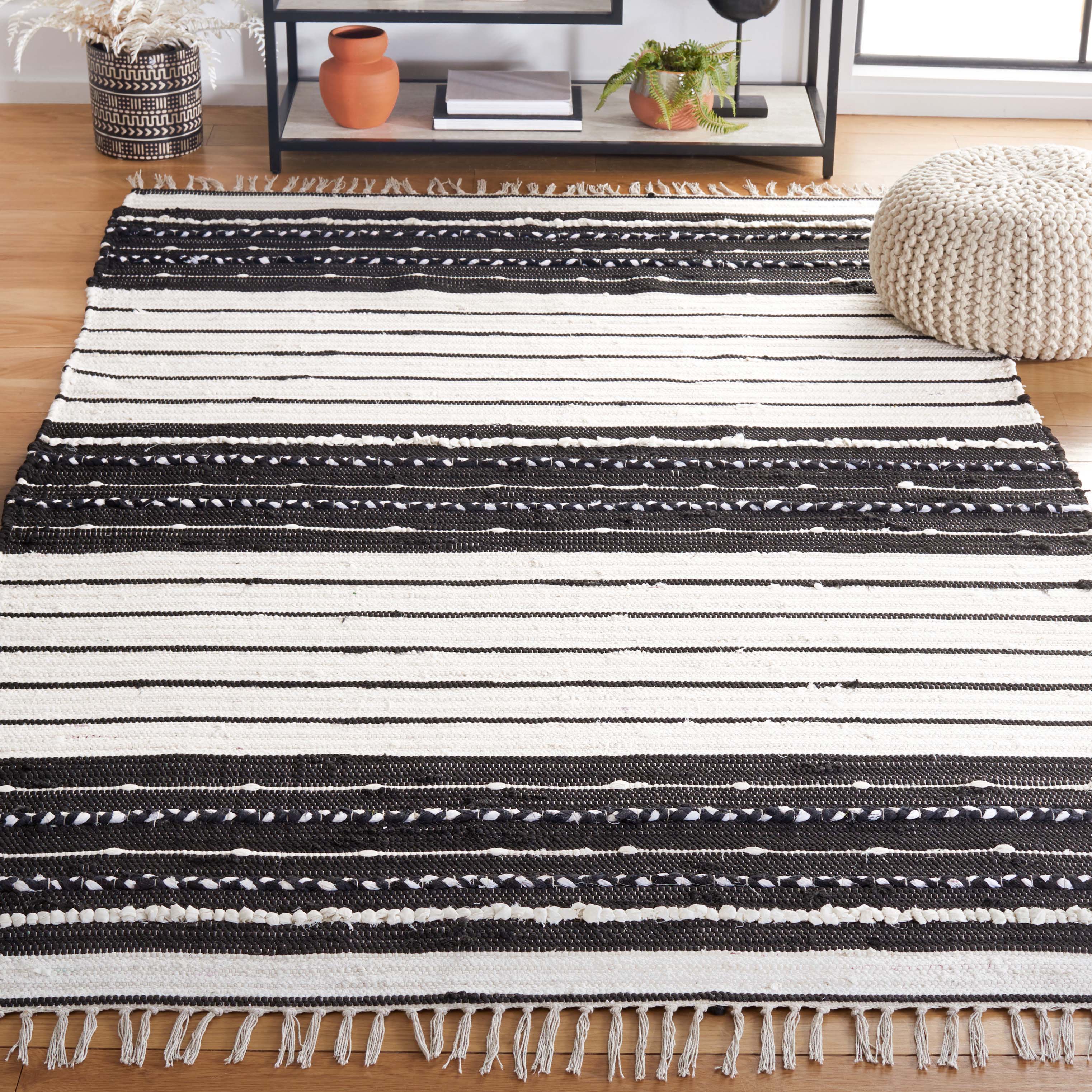 Safavieh Striped Kilim 207 Rug, STK207 - Black / Ivory