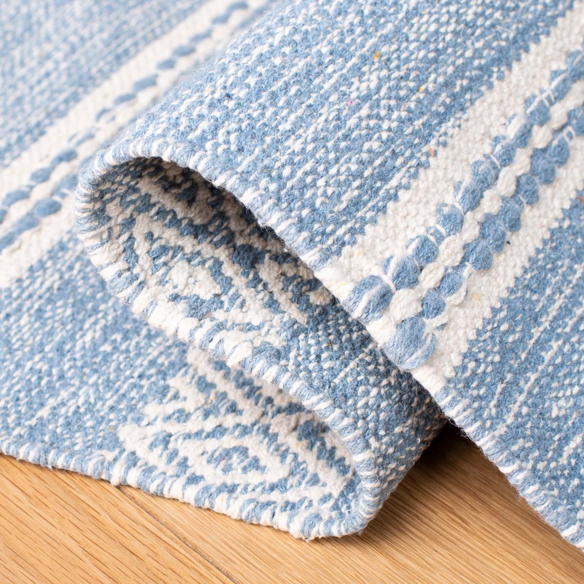 Safavieh Striped Kilim 503 Rug, STK503 - Ivory / Blue