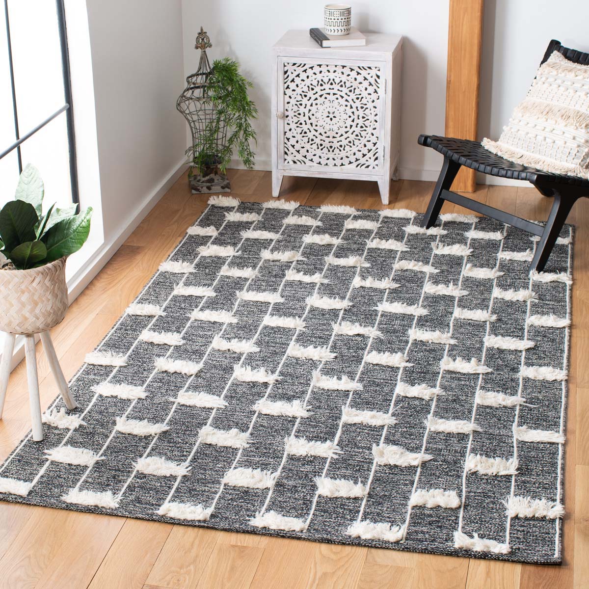 Safavieh Striped Kilim 508 Rug, STK508 - Black / Ivory