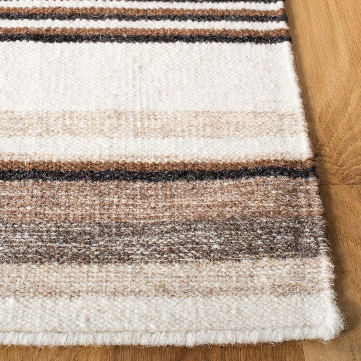 Safavieh Striped Kilim 601 Rug, STK601 - Natural / Ivory