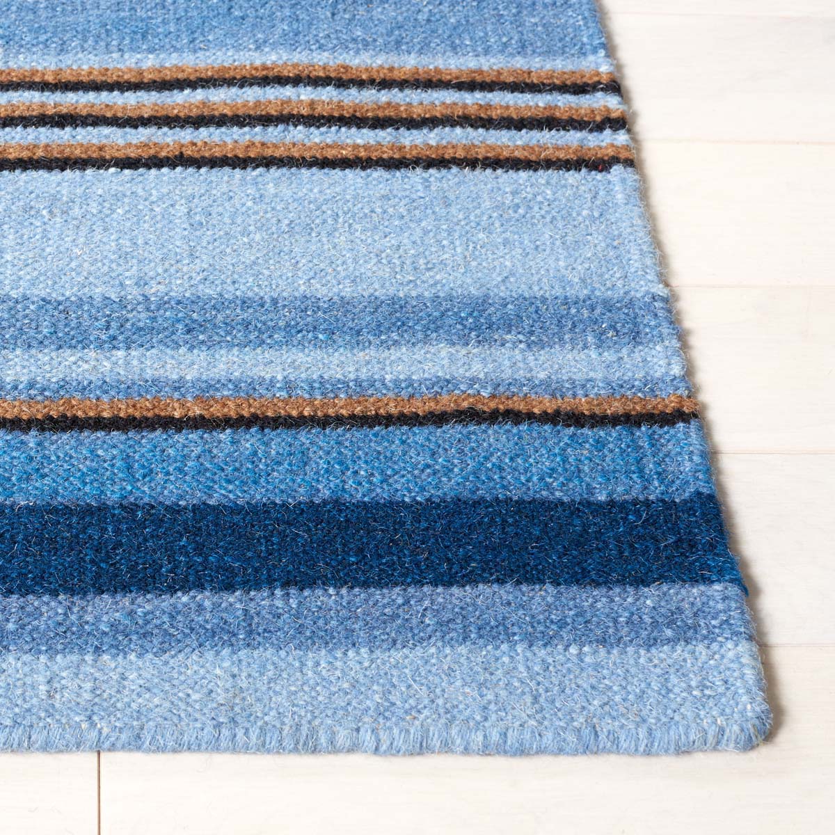Safavieh Striped Kilim 601 Rug, STK601 - Blue / Rust