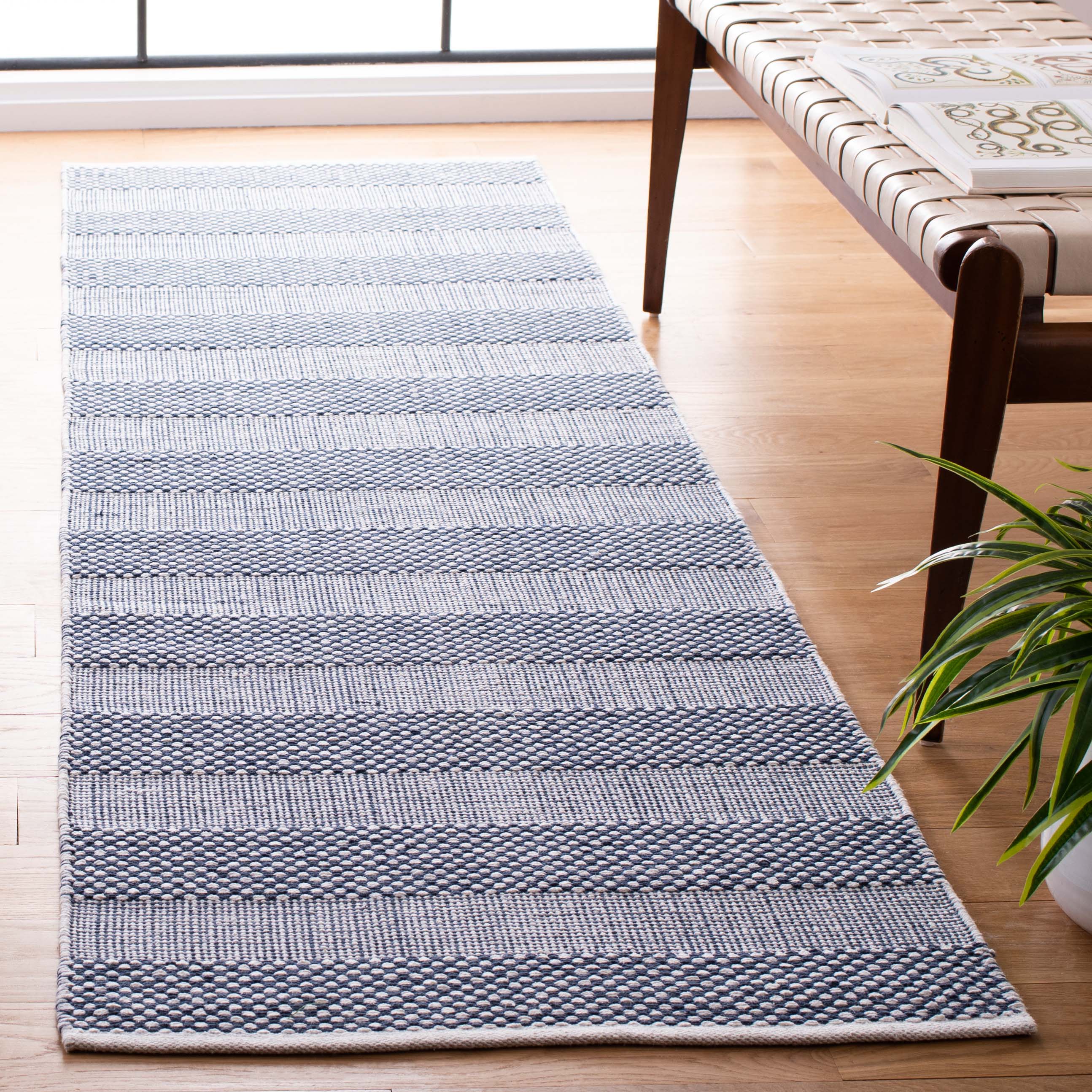 Safavieh Striped Kilim 802 Rug, STK802 - Ivory / Blue
