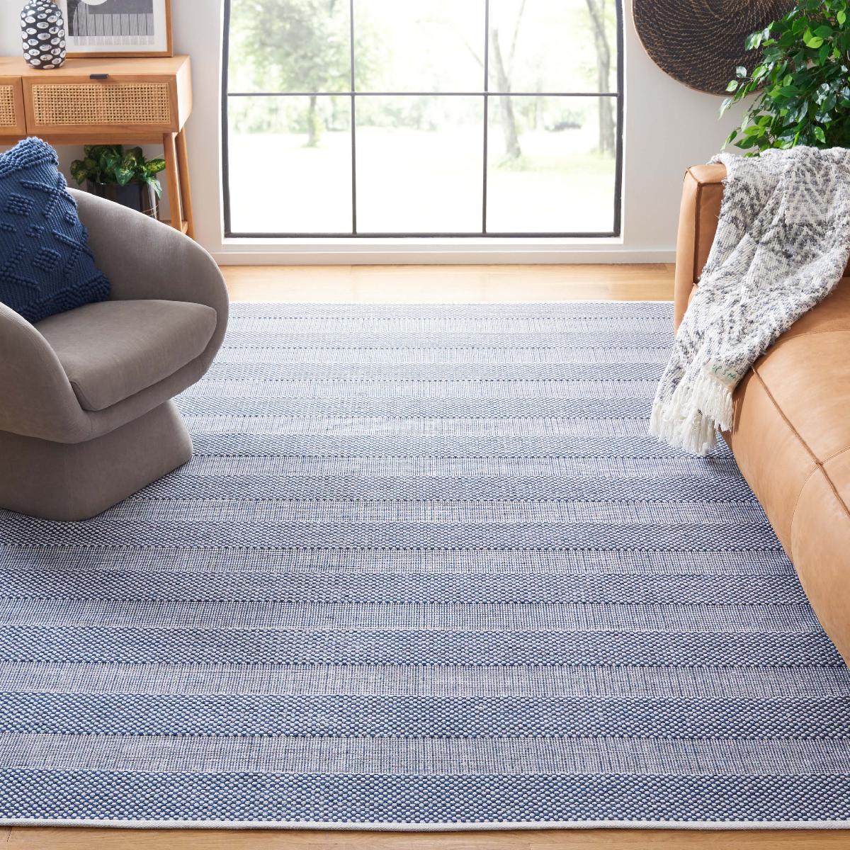 Safavieh Striped Kilim 802 Rug, STK802 - Ivory / Blue