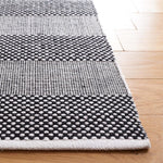 Safavieh Striped Kilim 802 Rug, STK802 - Ivory / Black