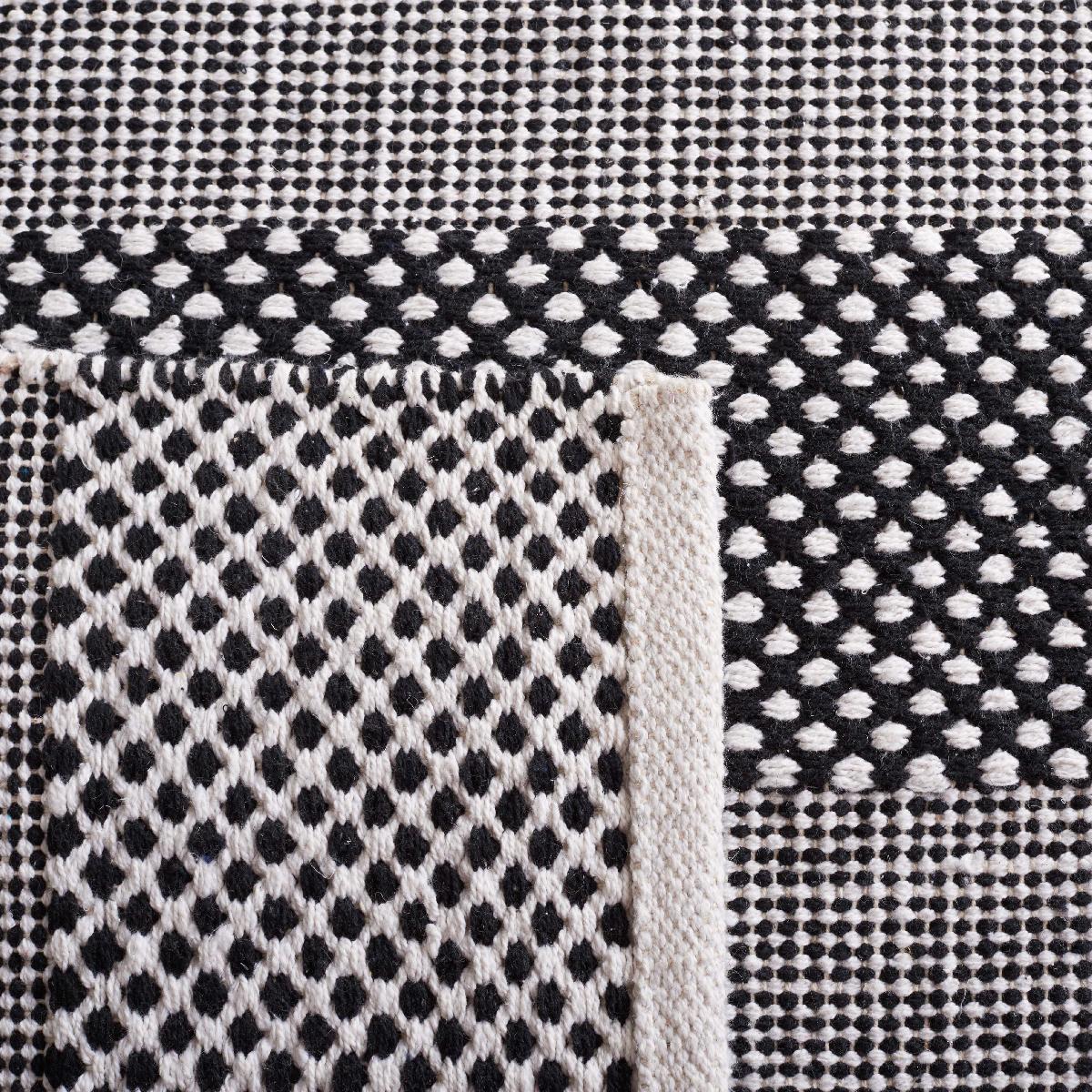 Safavieh Striped Kilim 802 Rug, STK802 - Ivory / Black