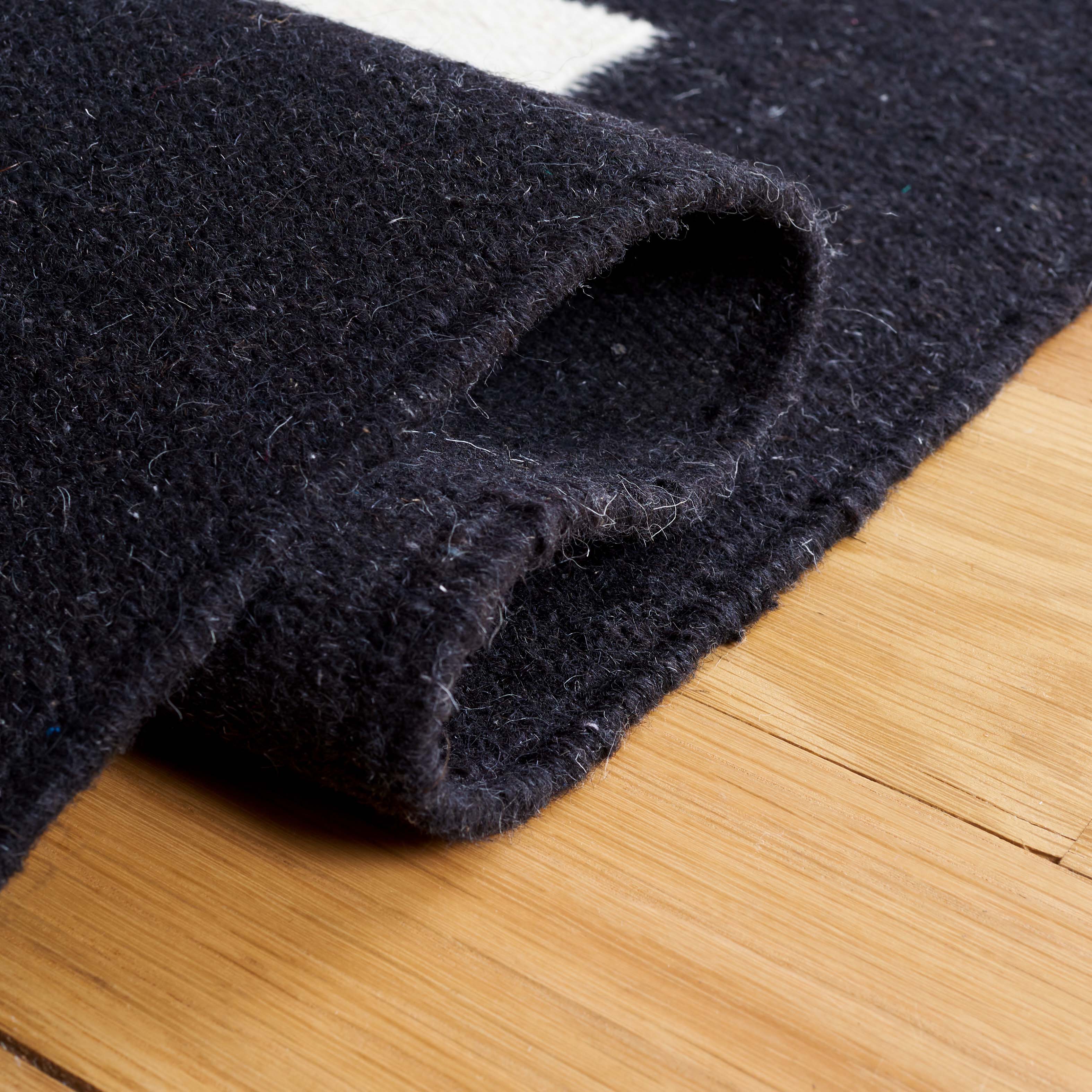 Safavieh Striped Kilim 805 Rug, STK805 - Black / Ivory