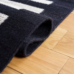 Safavieh Striped Kilim 806 Rug, STK806 - Beige / Black