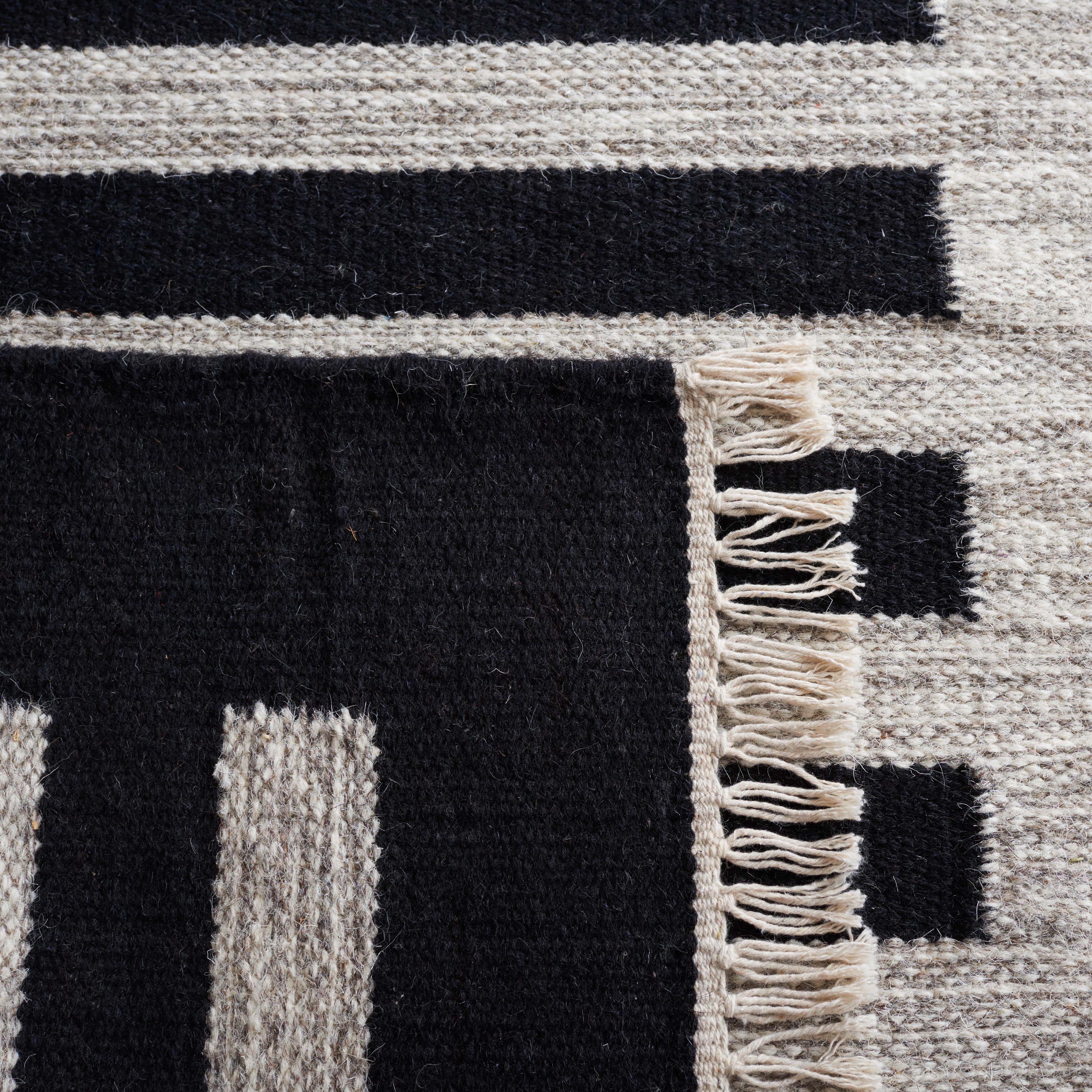 Safavieh Striped Kilim 806 Rug, STK806 - Beige / Black