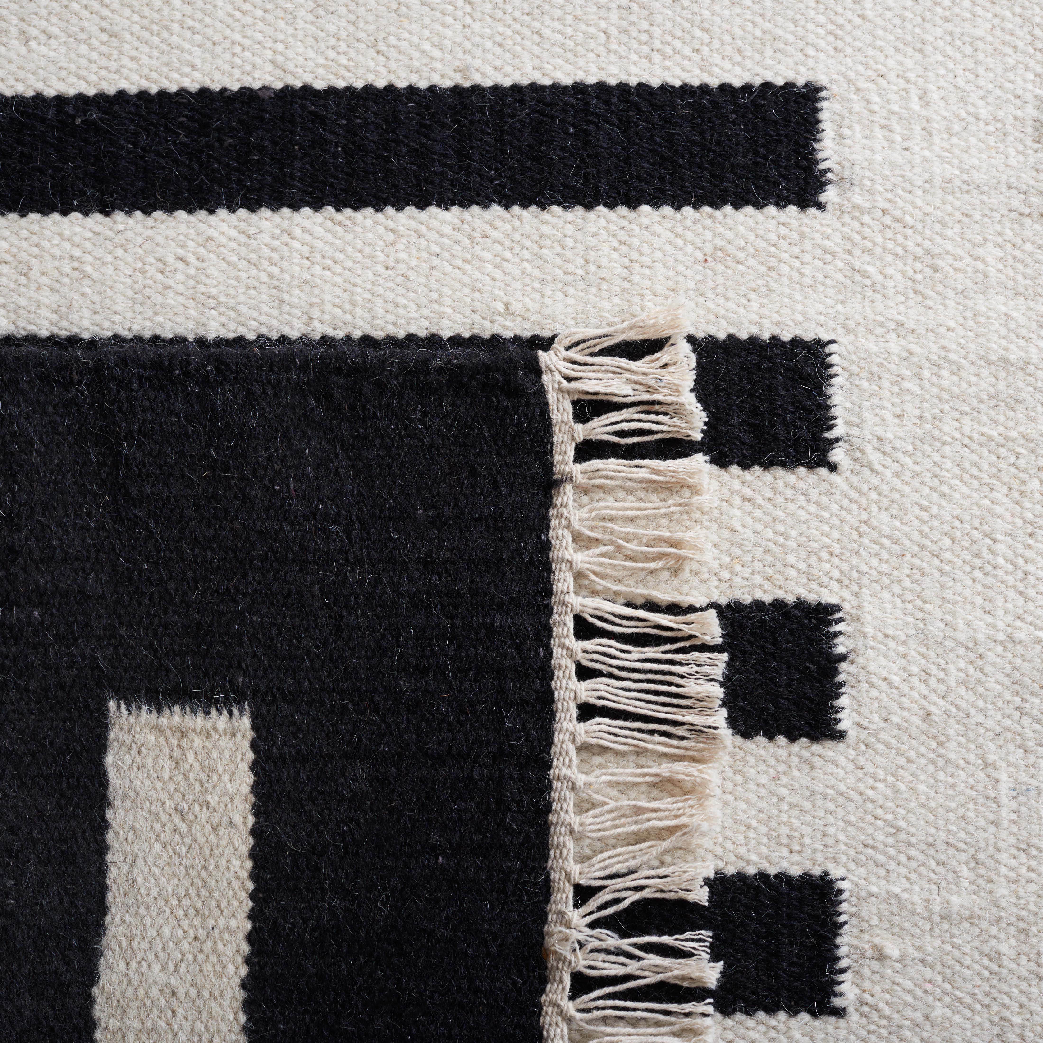 Safavieh Striped Kilim 806 Rug, STK806 - Ivory / Black