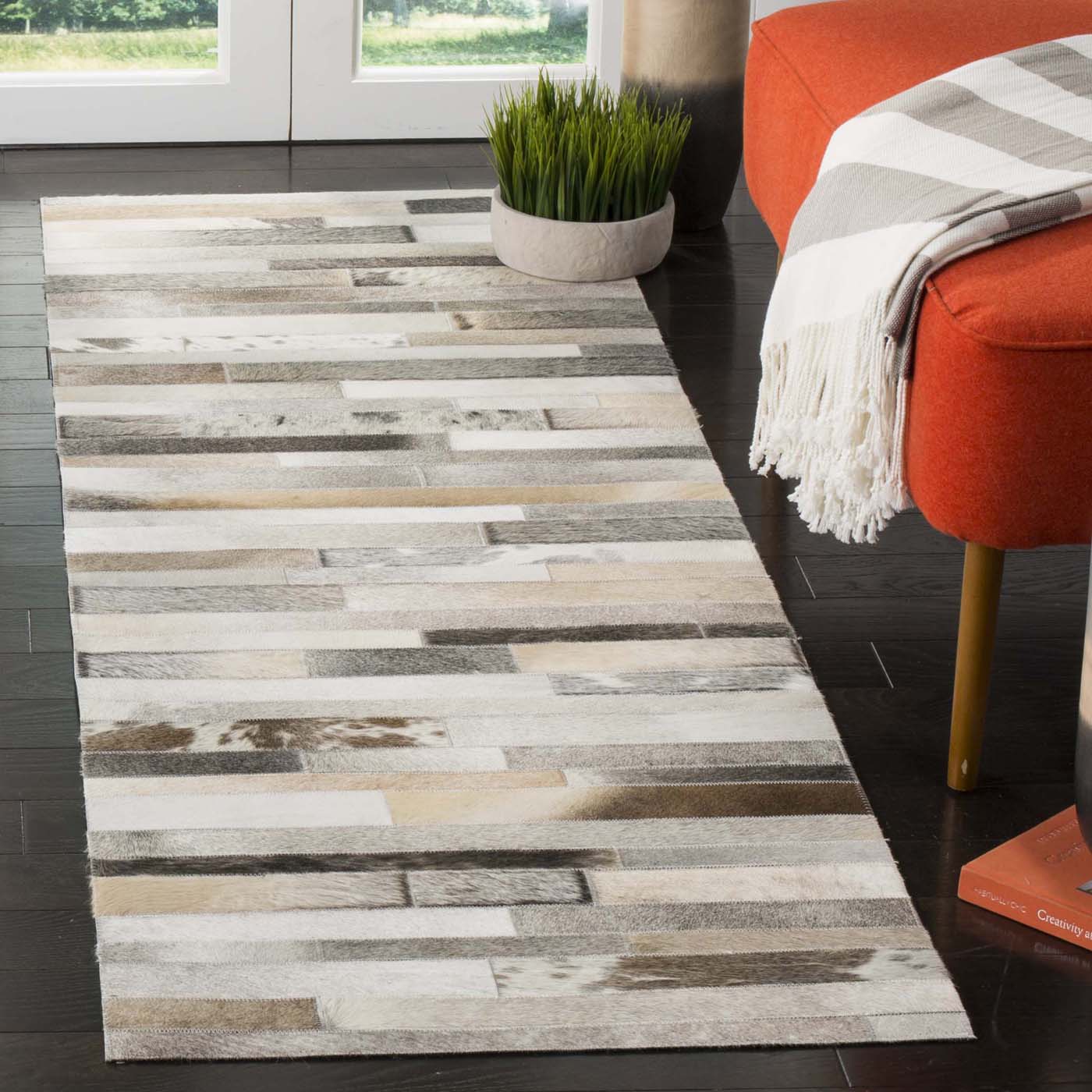 Safavieh Studio Leather 218 Rug, STL218 - Grey / Ivory