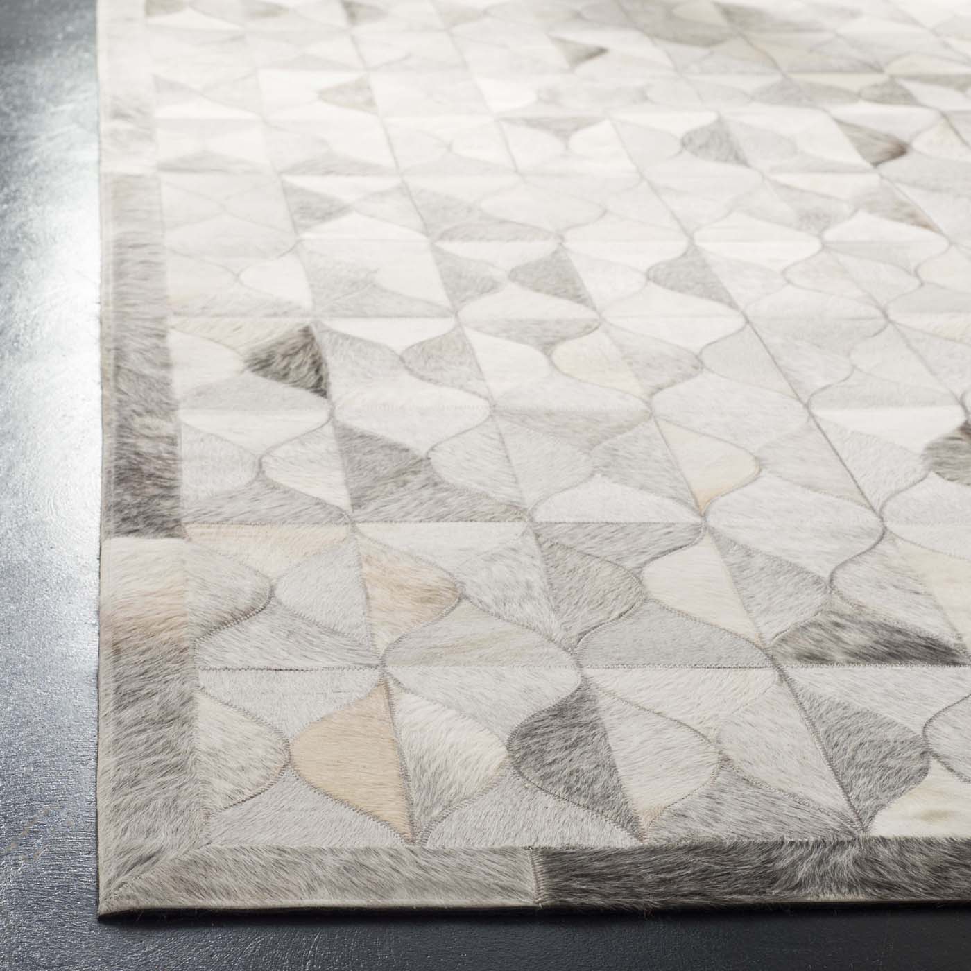 Safavieh Studio Leather 224 Rug, STL224 - Grey / Ivory