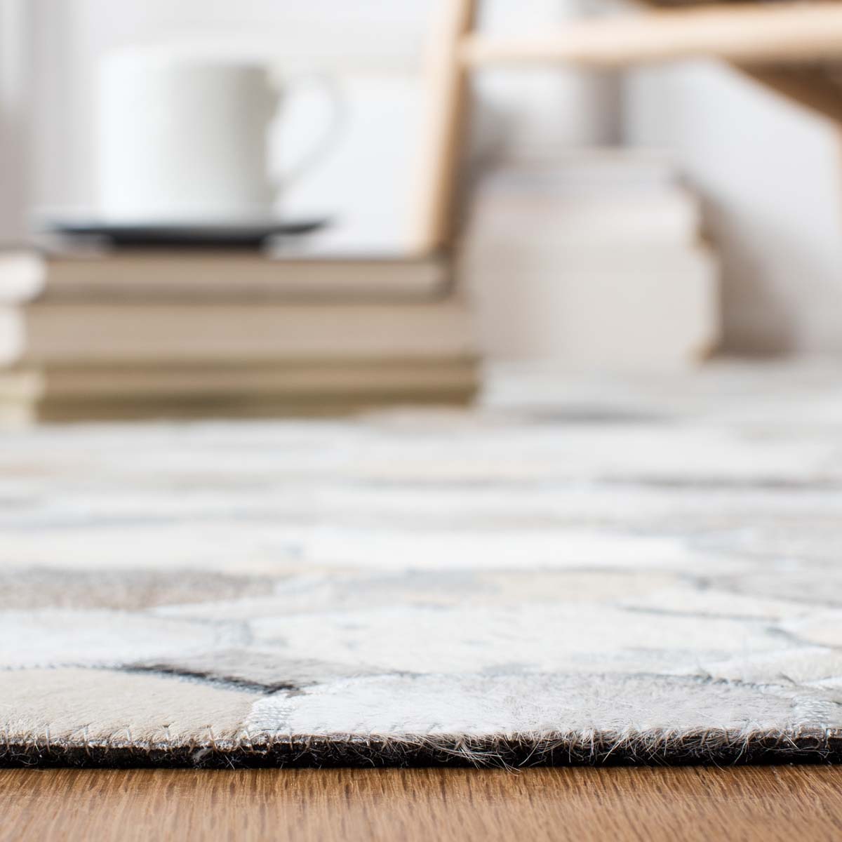 Safavieh Studio Leather 227 Rug, STL227 - Ivory / Grey