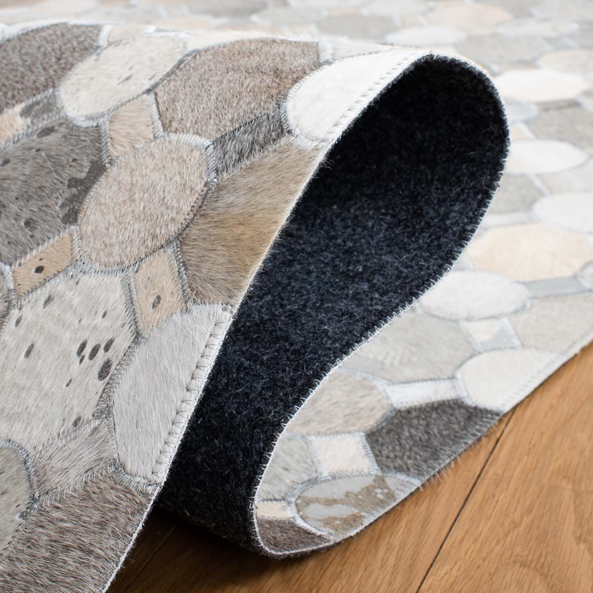 Safavieh Studio Leather 227 Rug, STL227 - Ivory / Grey