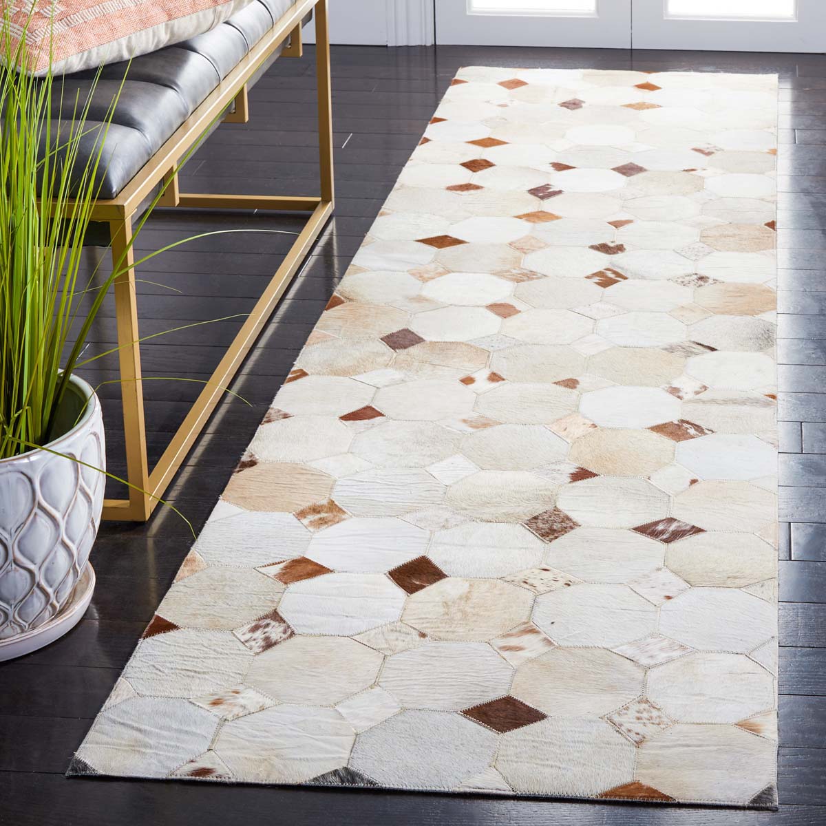 Safavieh Studio Leather 228 Rug, STL228 - Ivory / Brown