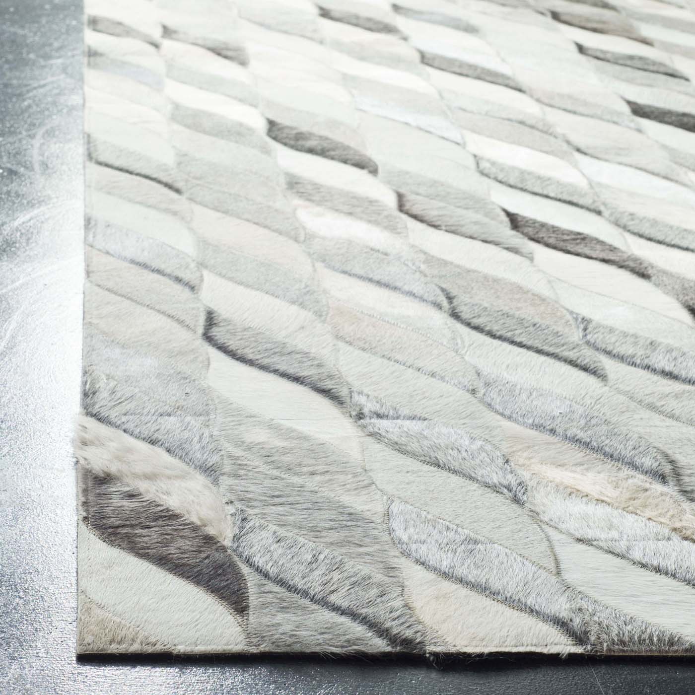 Safavieh Studio Leather 701 Rug, STL701 - Ivory / Grey