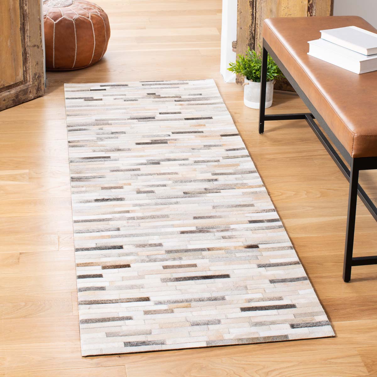 Safavieh Studio Leather 809 Rug, STL809 - Ivory / Grey