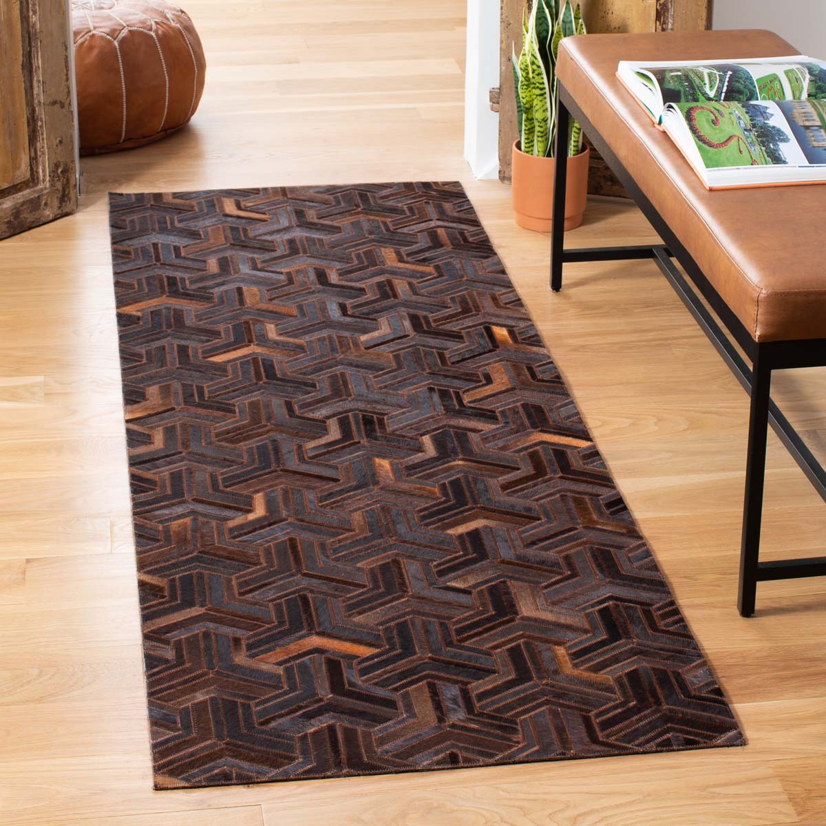 Safavieh Studio Leather 817 Rug, STL817 - Brown / Light Brown