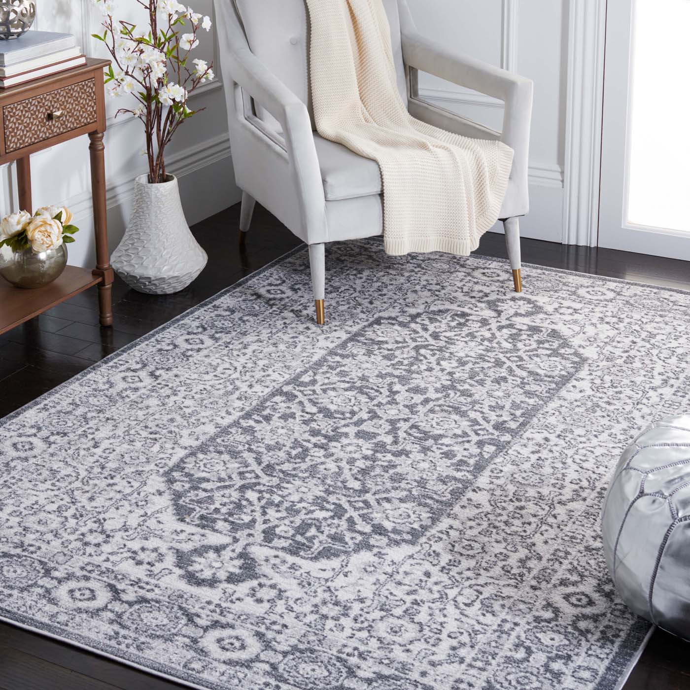 Safavie Toscana 652 Rug, TOS652 - Ivory / Dark Grey