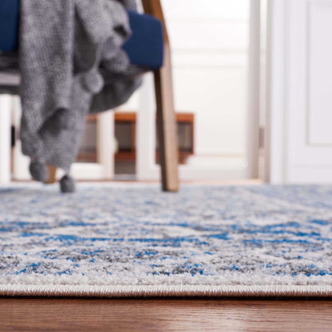 Safavie Toscana 652 Rug, TOS652 - Ivory / Navy