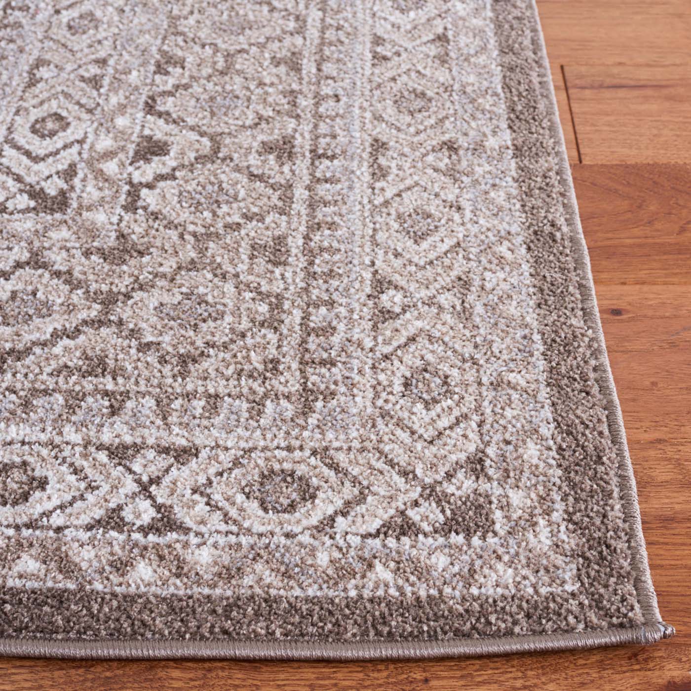 Safavie Toscana 658 Rug, TOS658 - Ivory / Brown