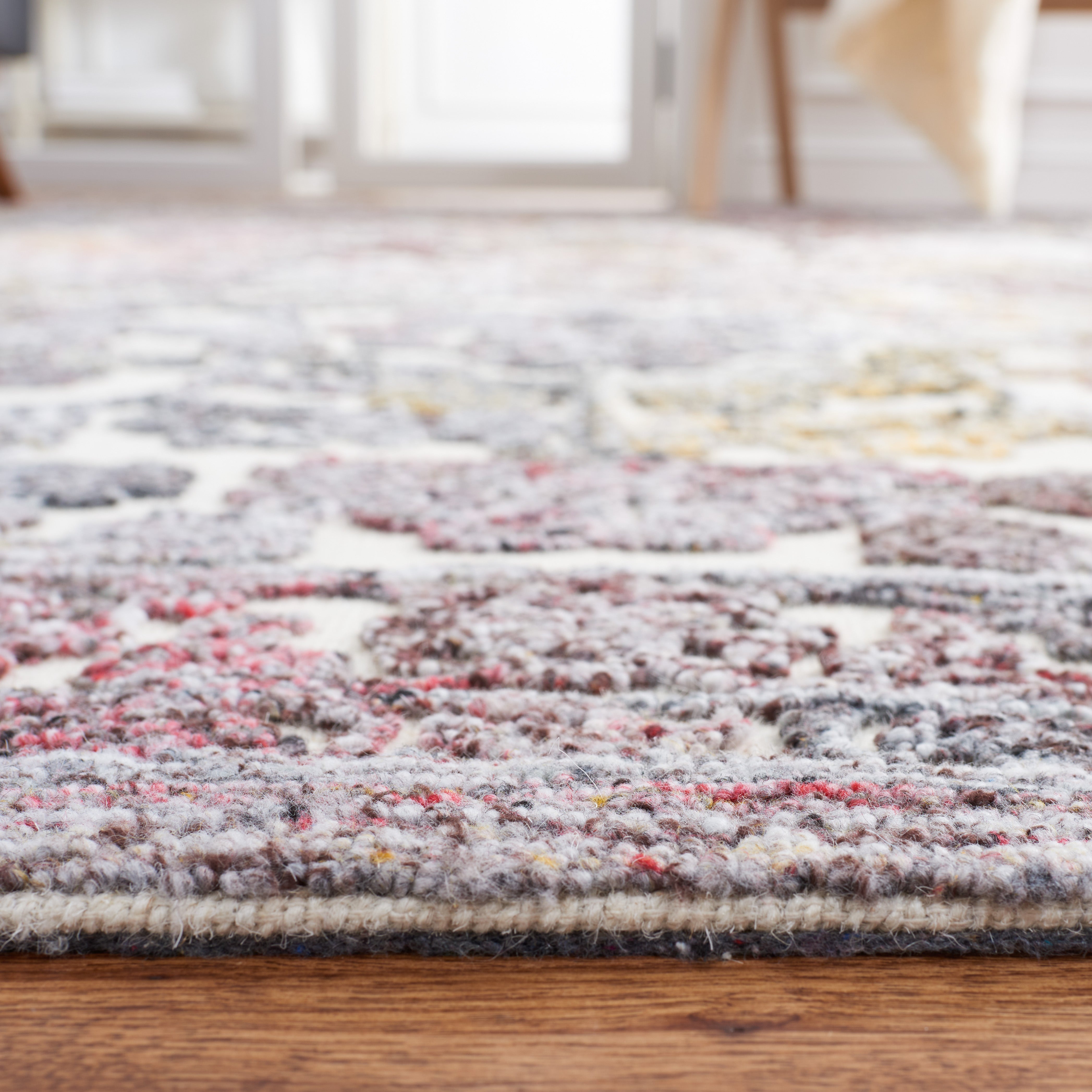 Safavieh Trace 303 Rug, TRC303 - Red / Ivory
