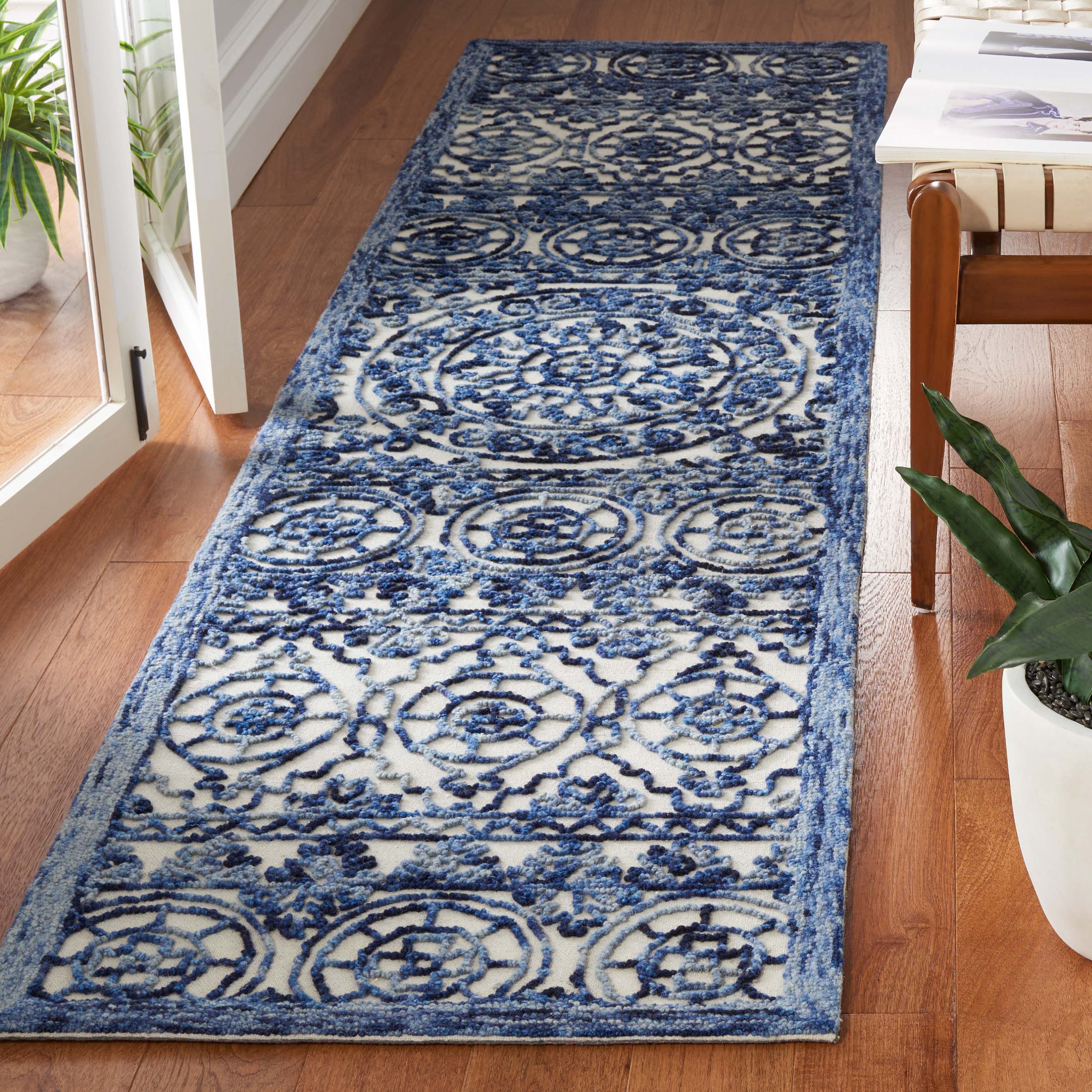 Safavieh Trace 701 Rug, TRC701 - Navy / Ivory